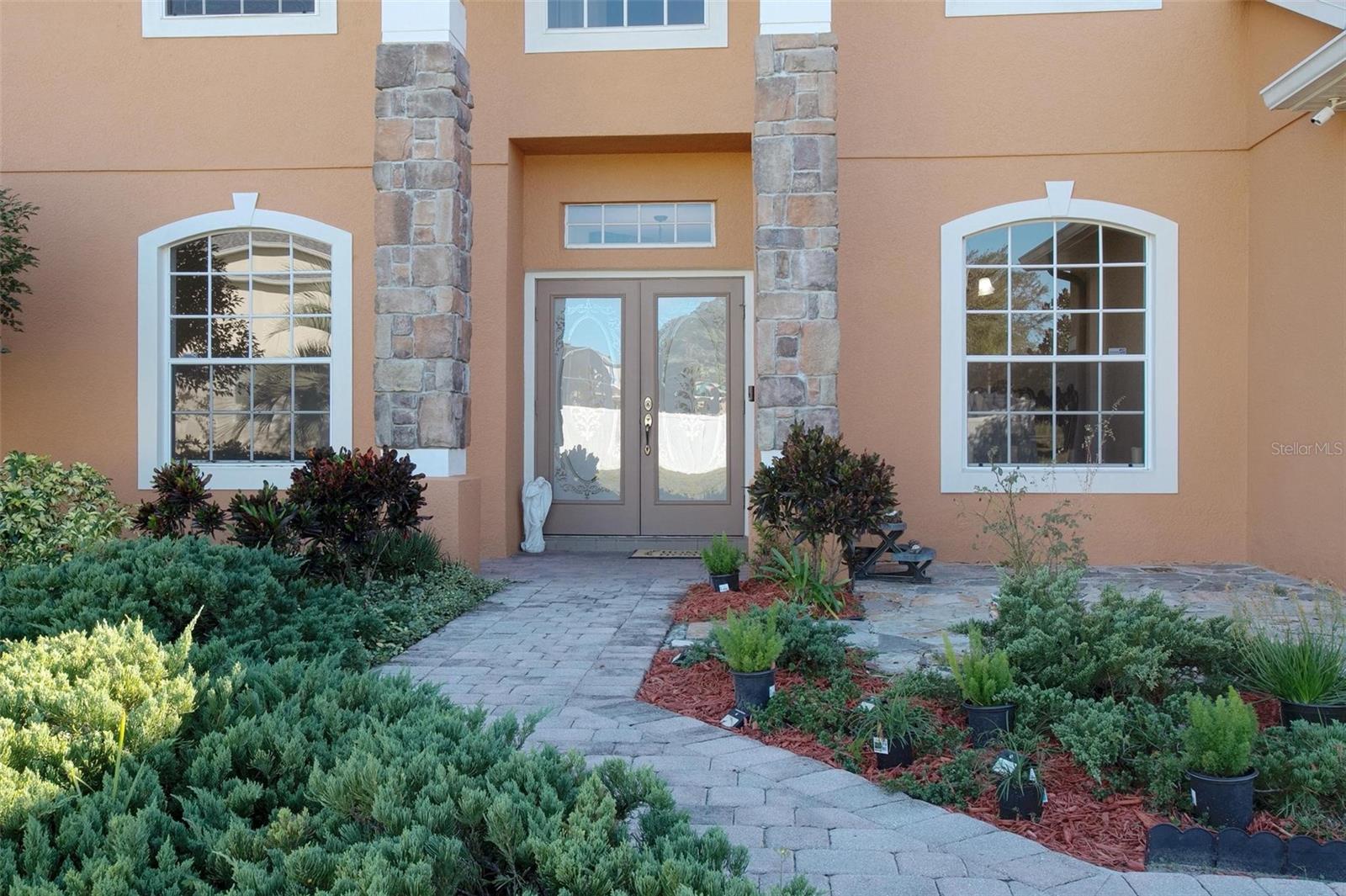 Image 5 of 58 For 334 Crystal Pond Avenue