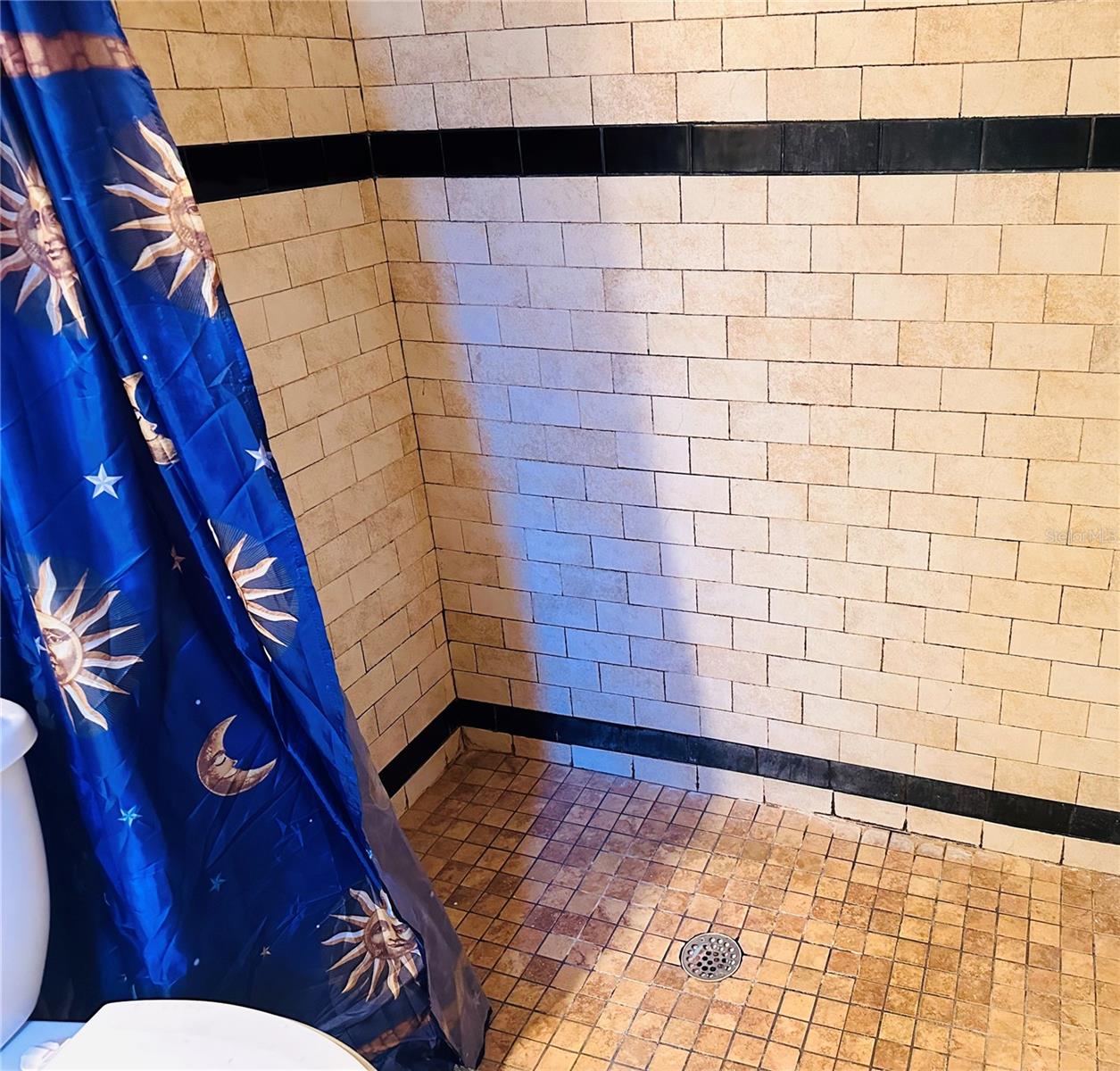 Image 17 of 20 For 1649 Shangri La Drive