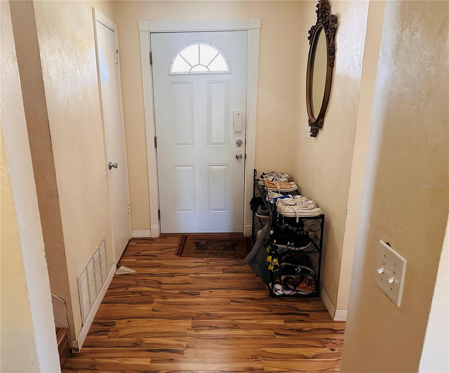 Image 3 of 20 For 1649 Shangri La Drive