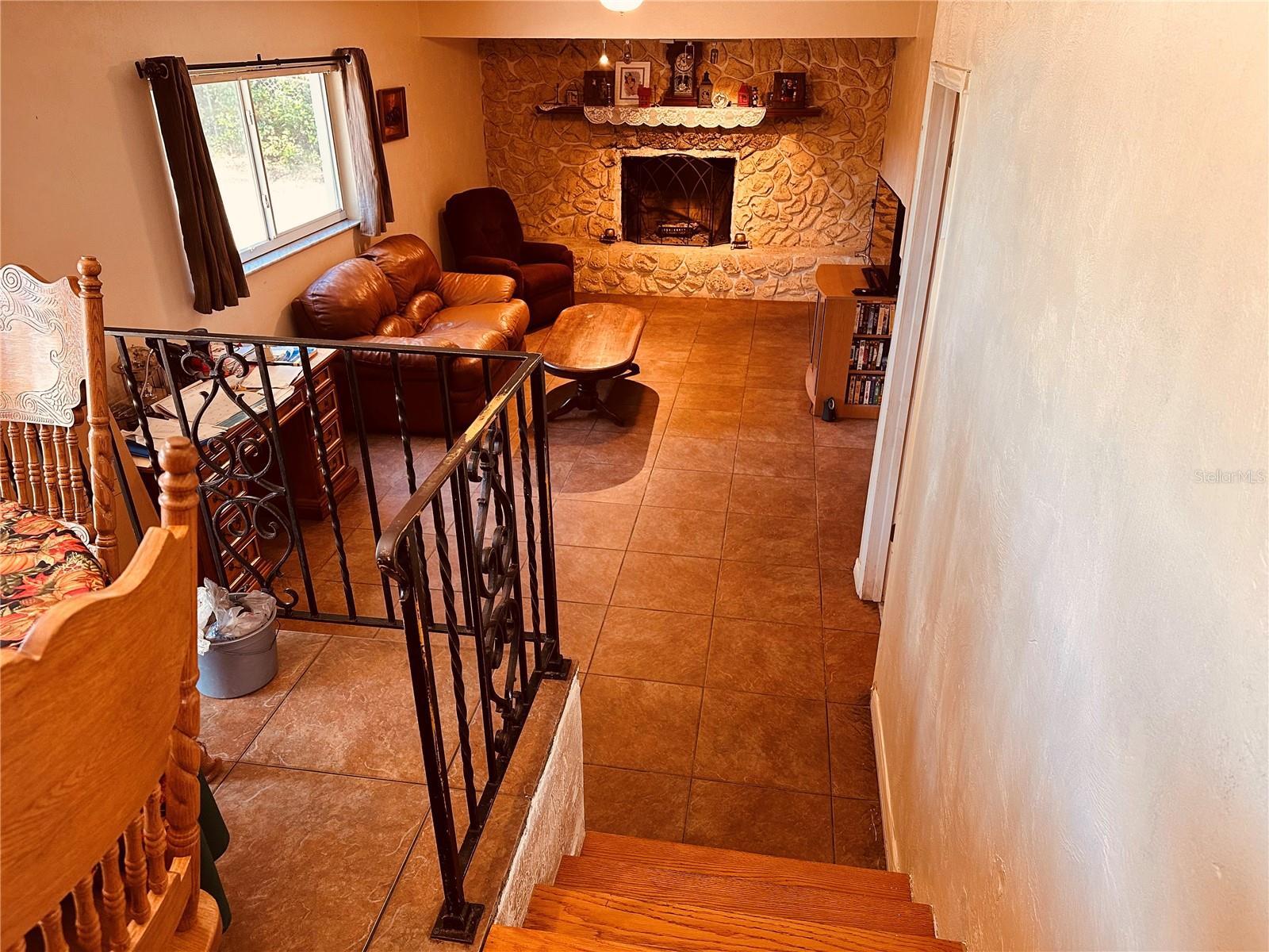 Image 5 of 20 For 1649 Shangri La Drive