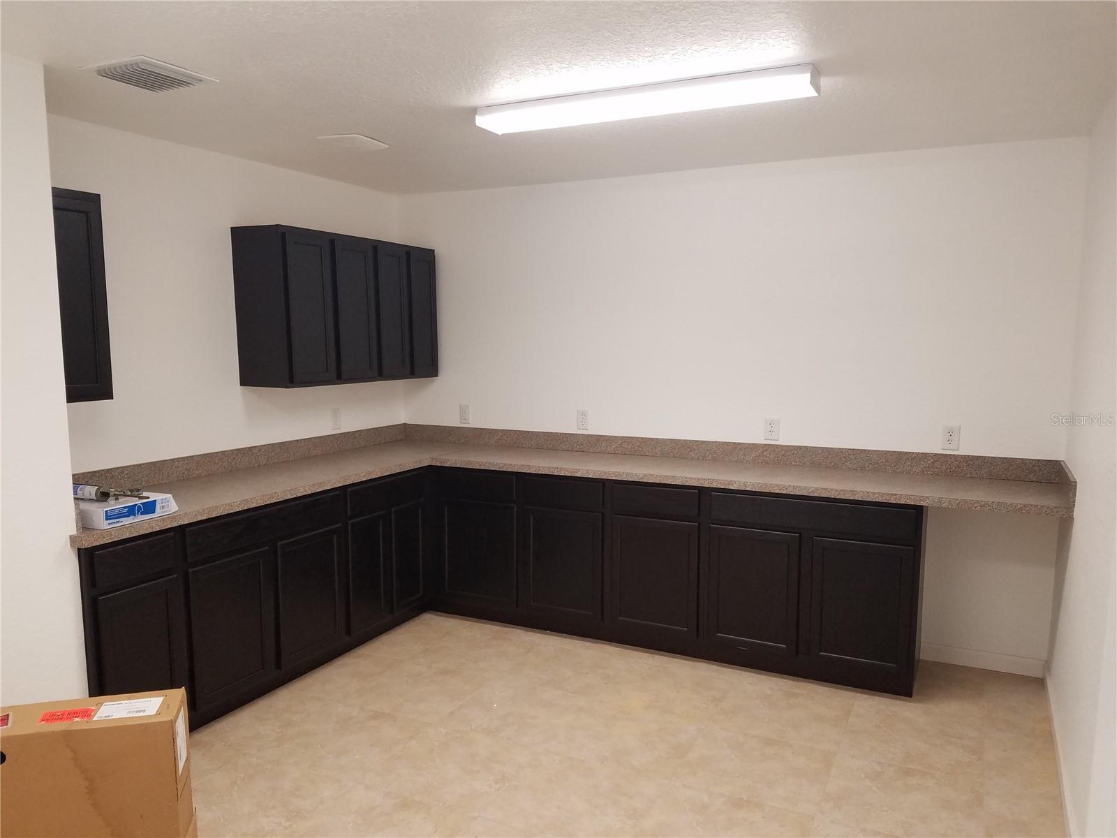 Image 5 of 9 For 1525 Langley Avenue 2