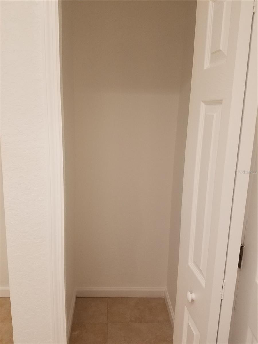 Image 7 of 9 For 1525 Langley Avenue 2