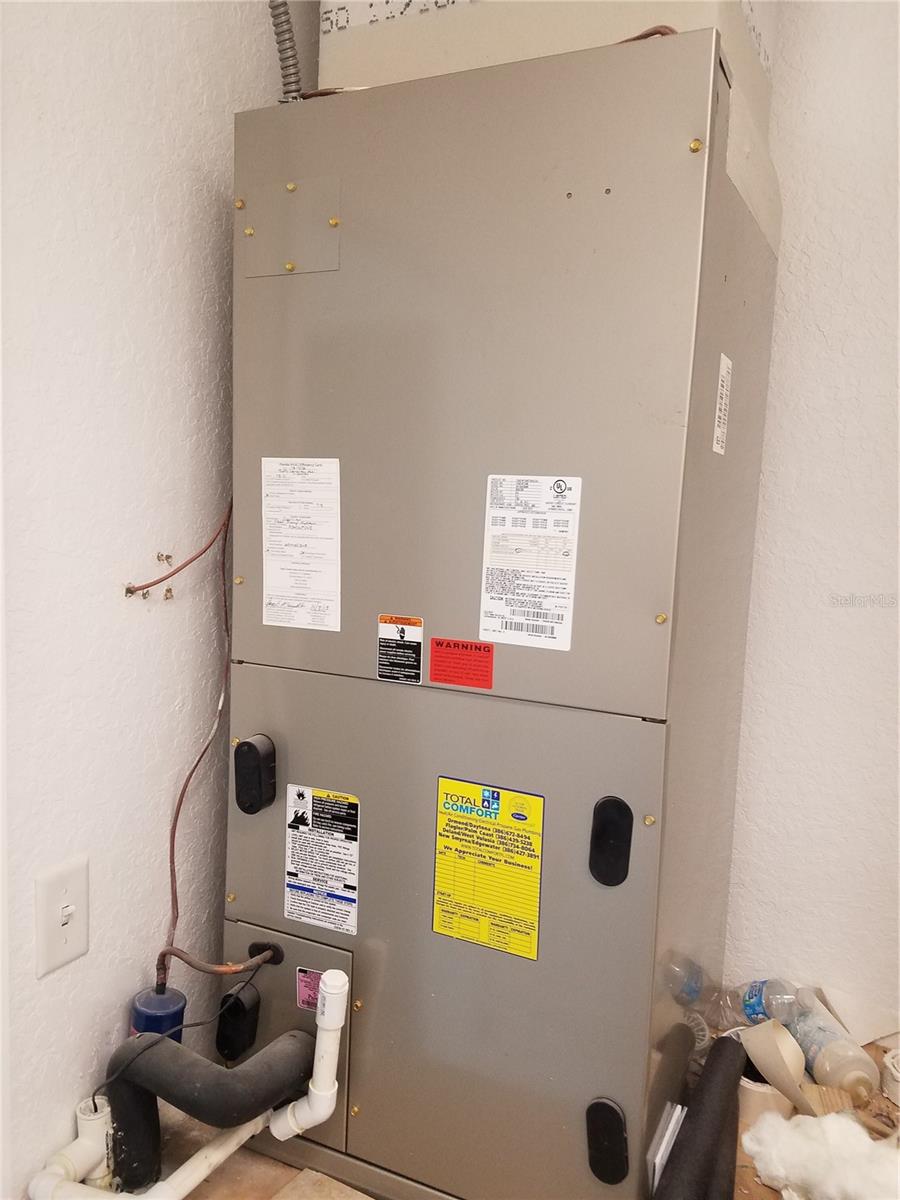 Image 8 of 9 For 1525 Langley Avenue 2