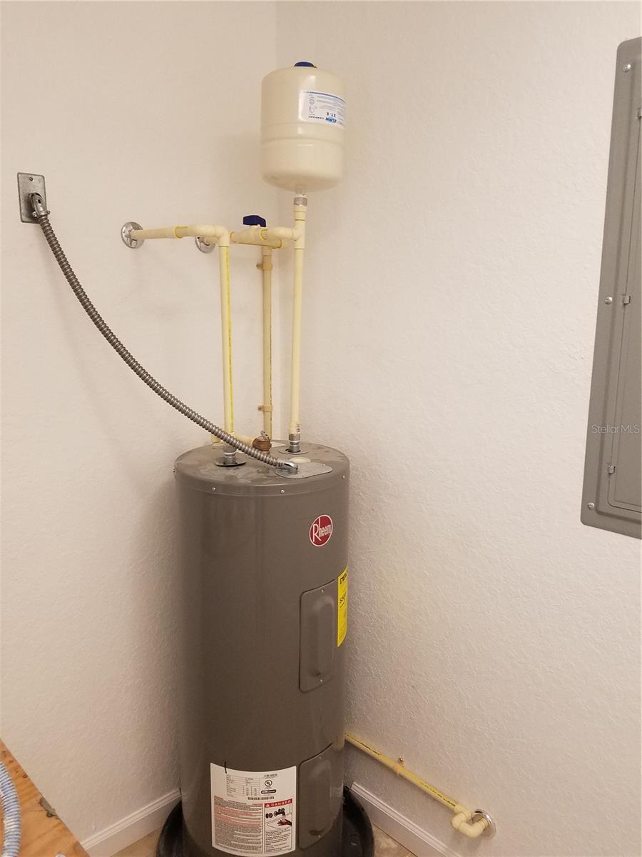 Image 9 of 9 For 1525 Langley Avenue 2