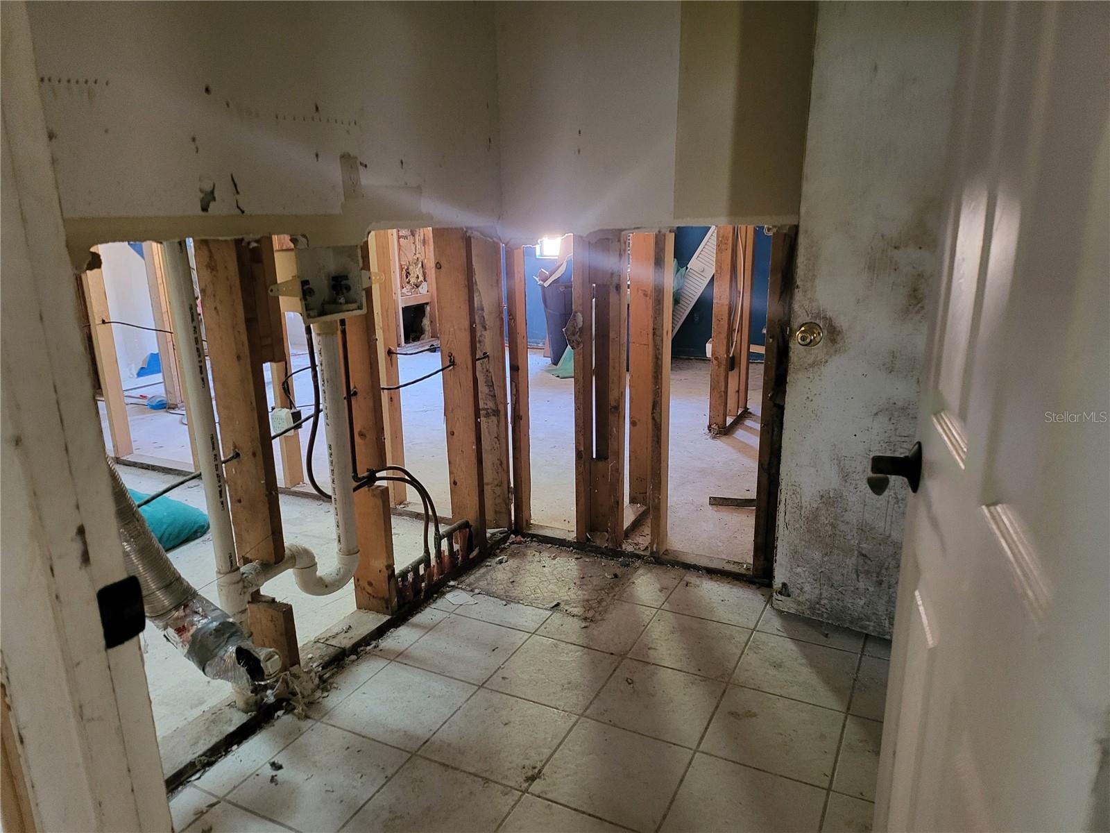 Image 5 of 19 For 908 Oakwood Cove