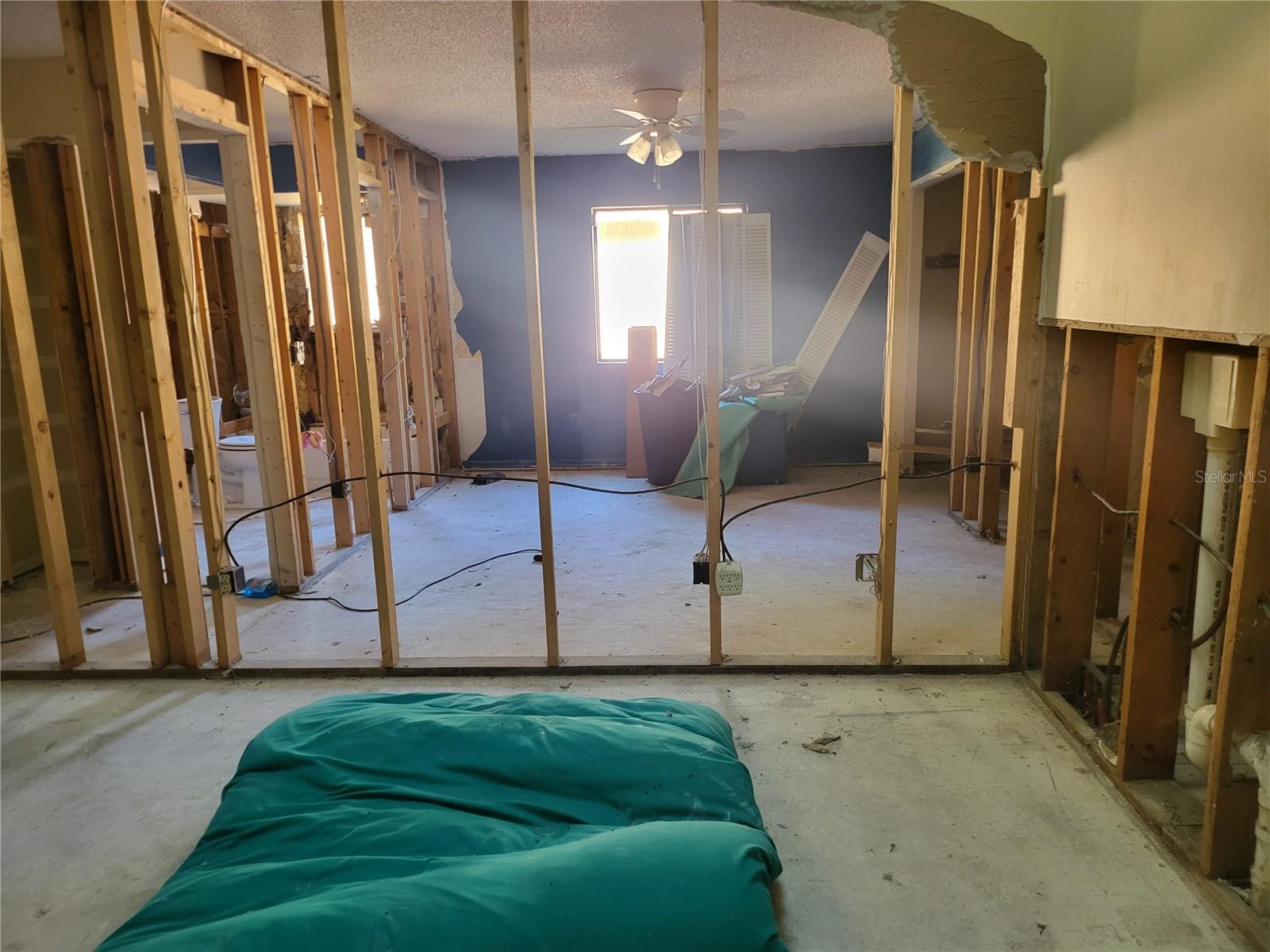 Image 7 of 19 For 908 Oakwood Cove