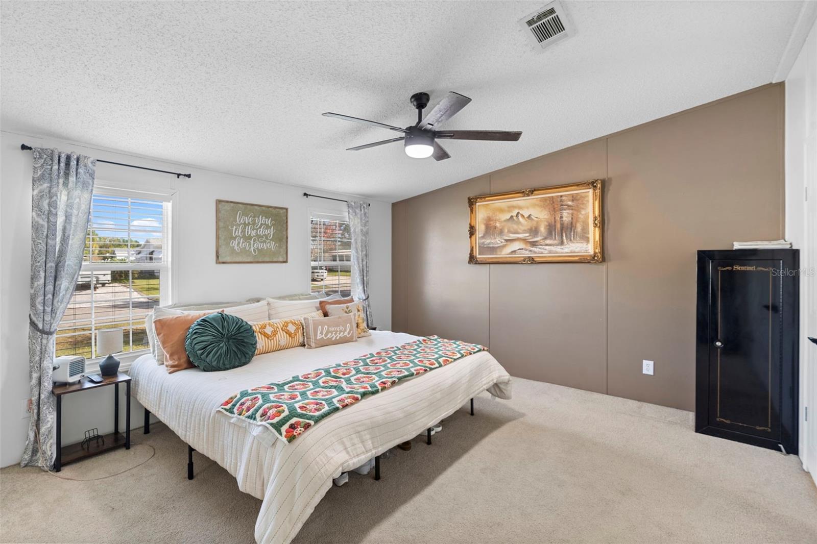 Image 12 of 27 For 18 Florence Boulevard