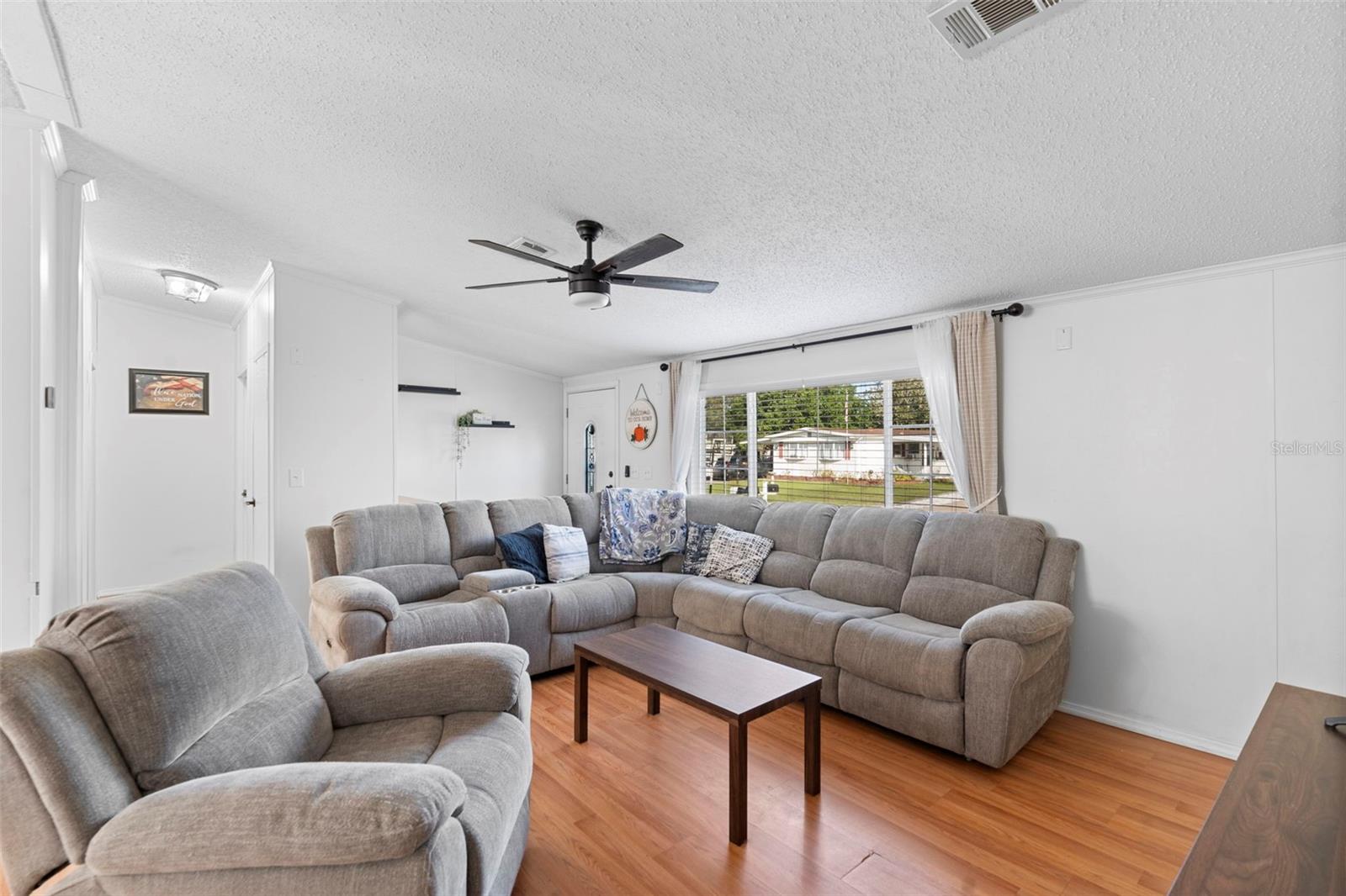 Image 7 of 27 For 18 Florence Boulevard