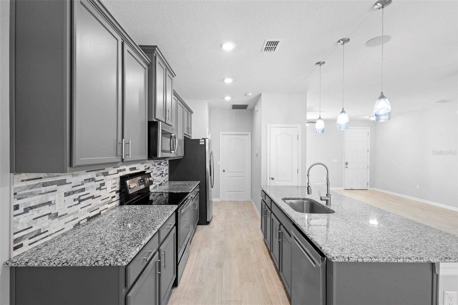 Image 14 of 54 For 402 Last Tree Drive