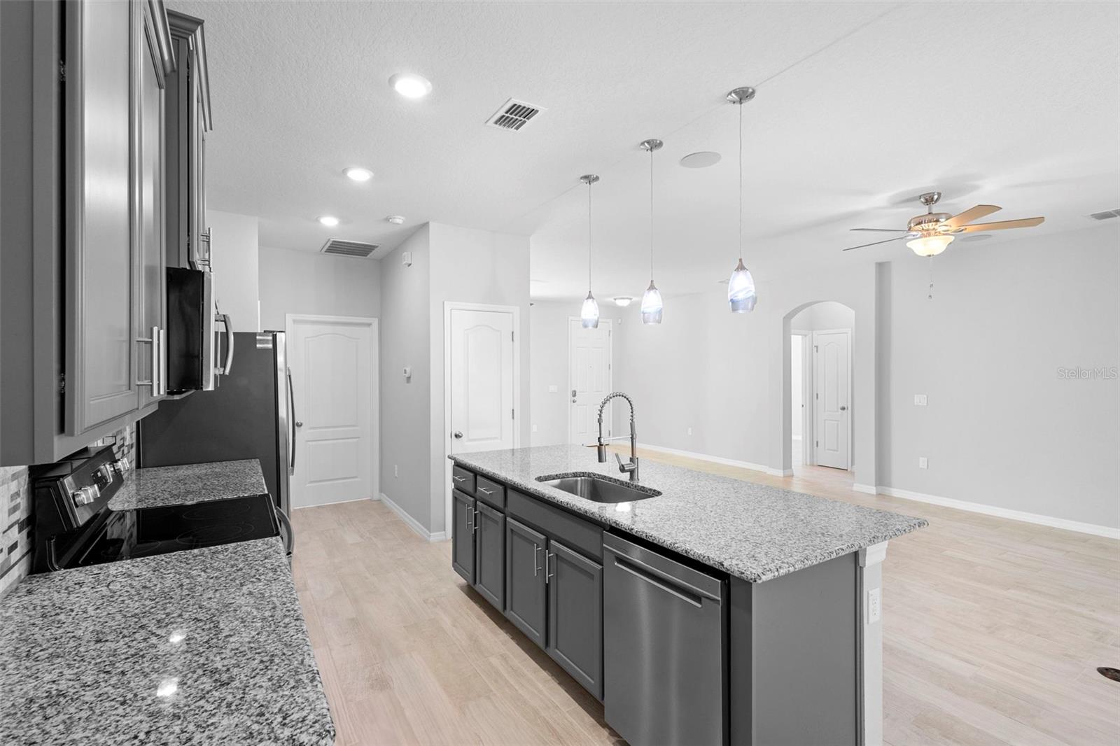 Image 15 of 54 For 402 Last Tree Drive