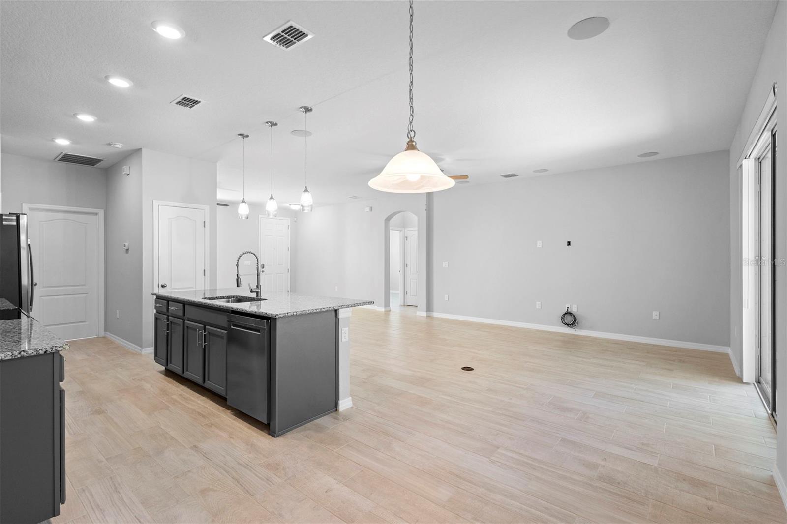 Image 19 of 54 For 402 Last Tree Drive