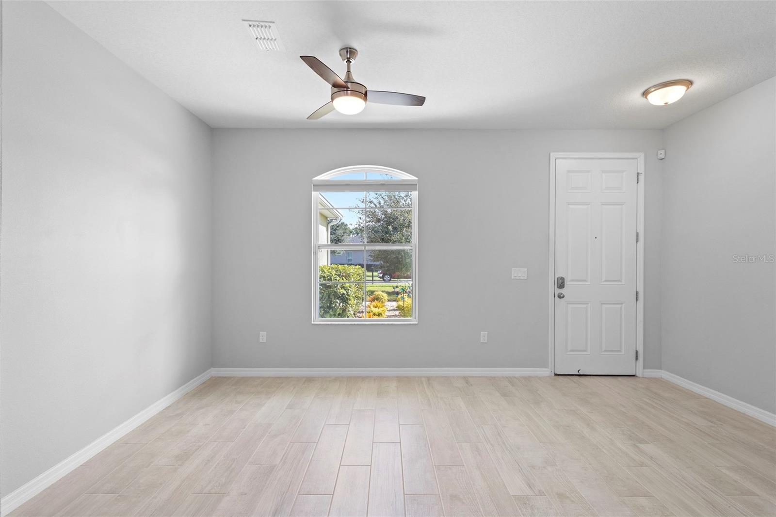 Image 21 of 54 For 402 Last Tree Drive