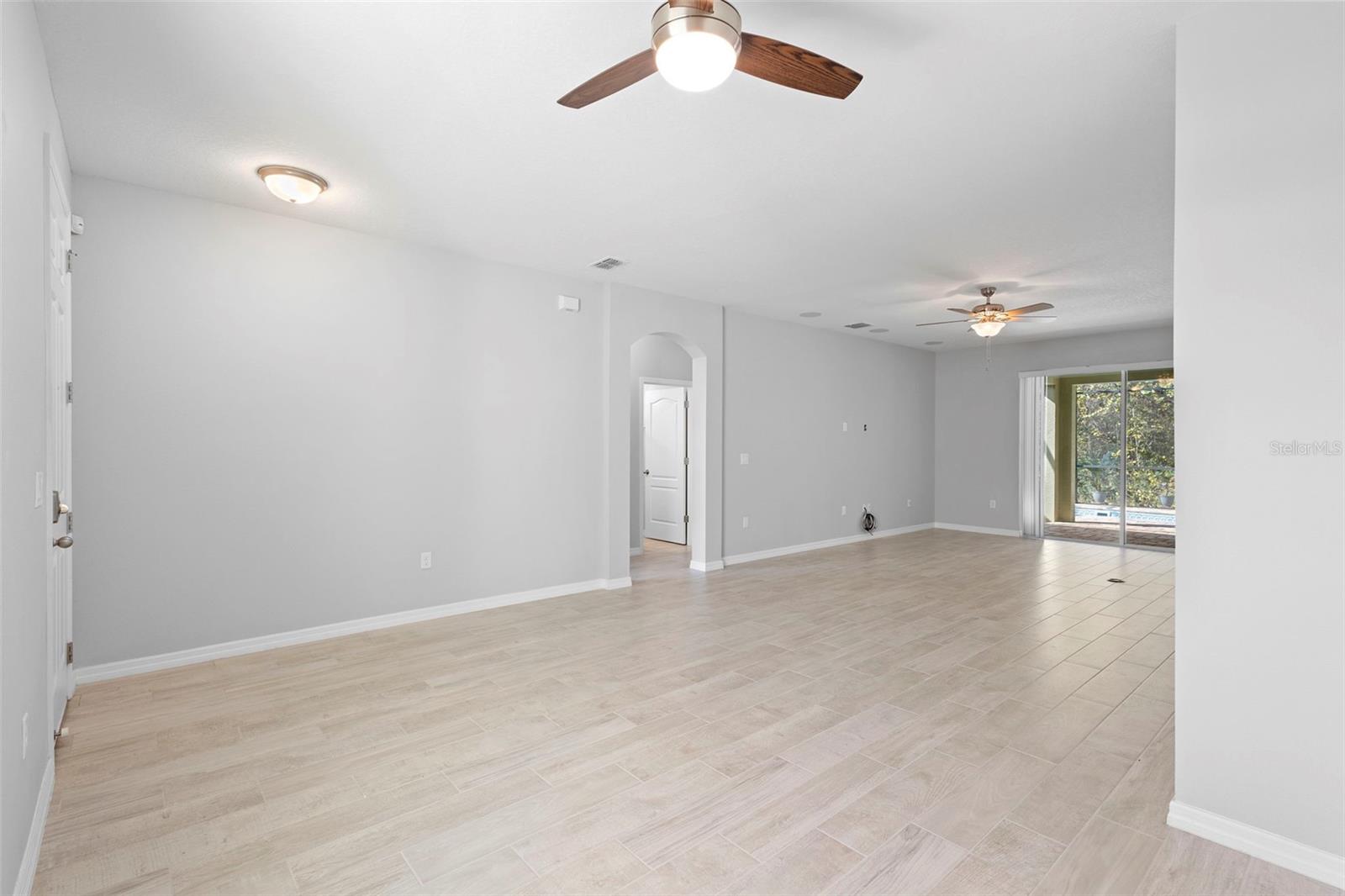 Image 22 of 54 For 402 Last Tree Drive