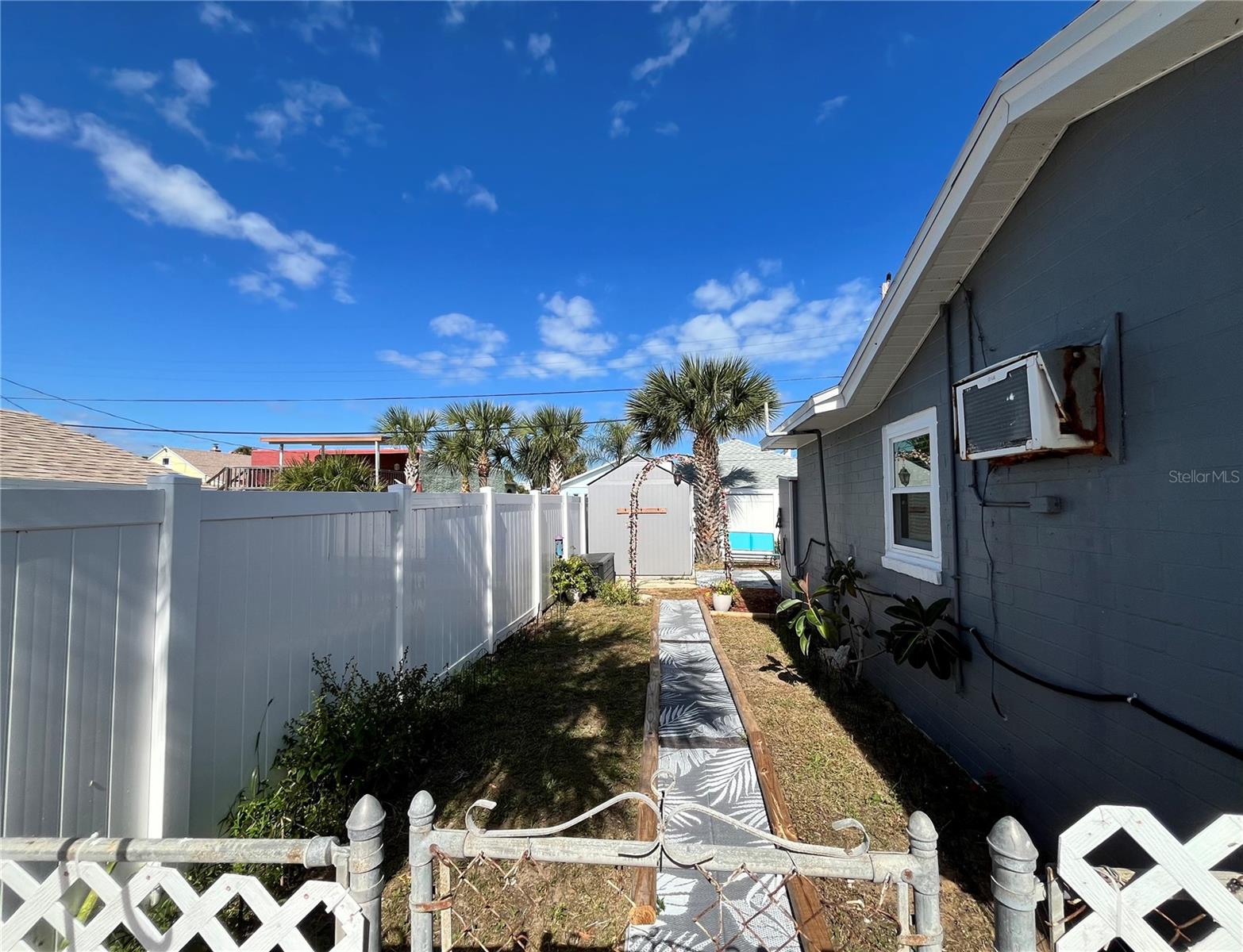 Image 14 of 17 For 515 Frances Terrace