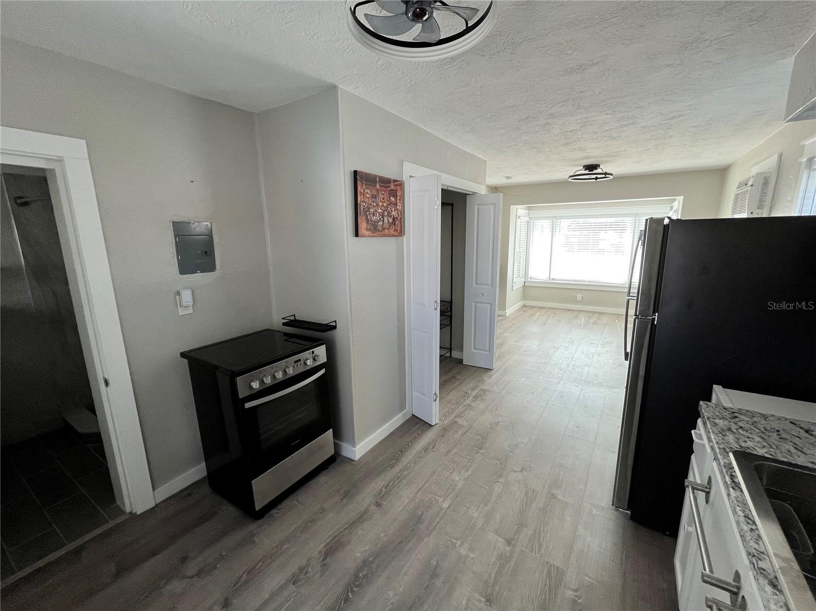 Image 7 of 17 For 515 Frances Terrace