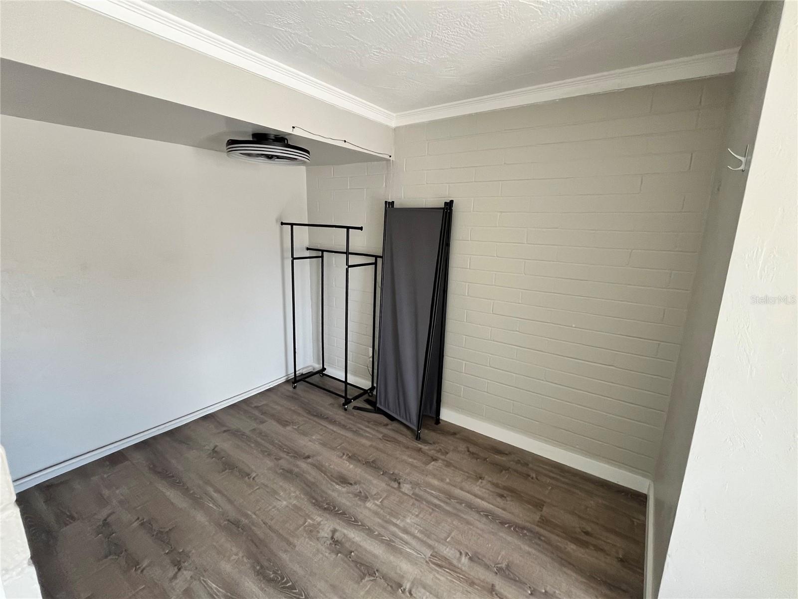 Image 8 of 17 For 515 Frances Terrace