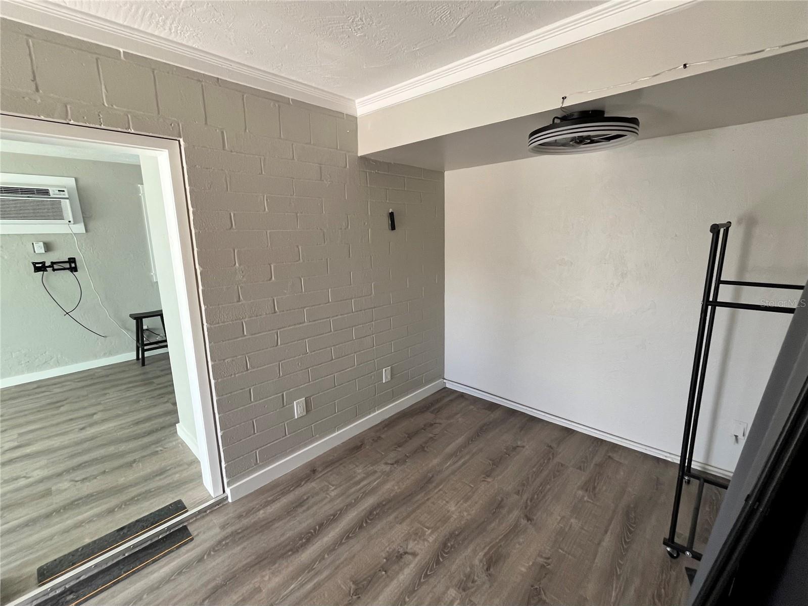 Image 9 of 17 For 515 Frances Terrace