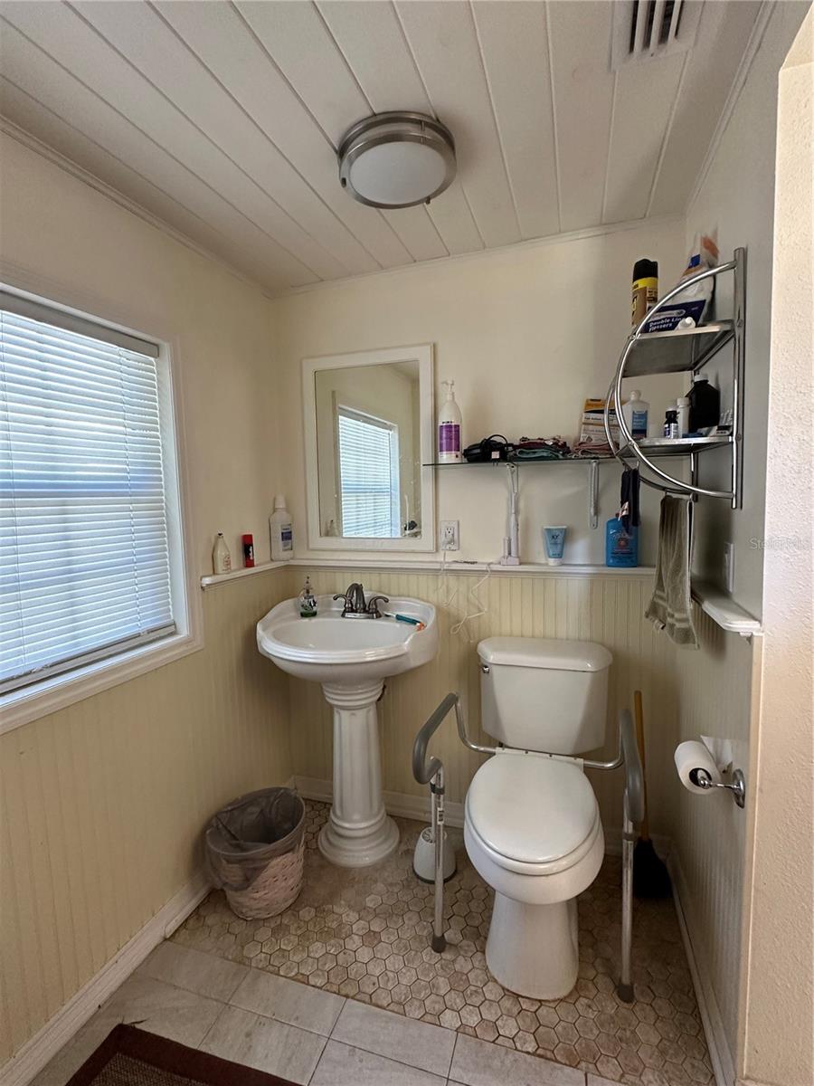 Image 14 of 28 For 131 Lucerne Drive