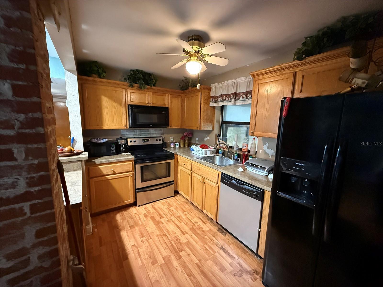 Image 4 of 14 For 2429 Elm Avenue