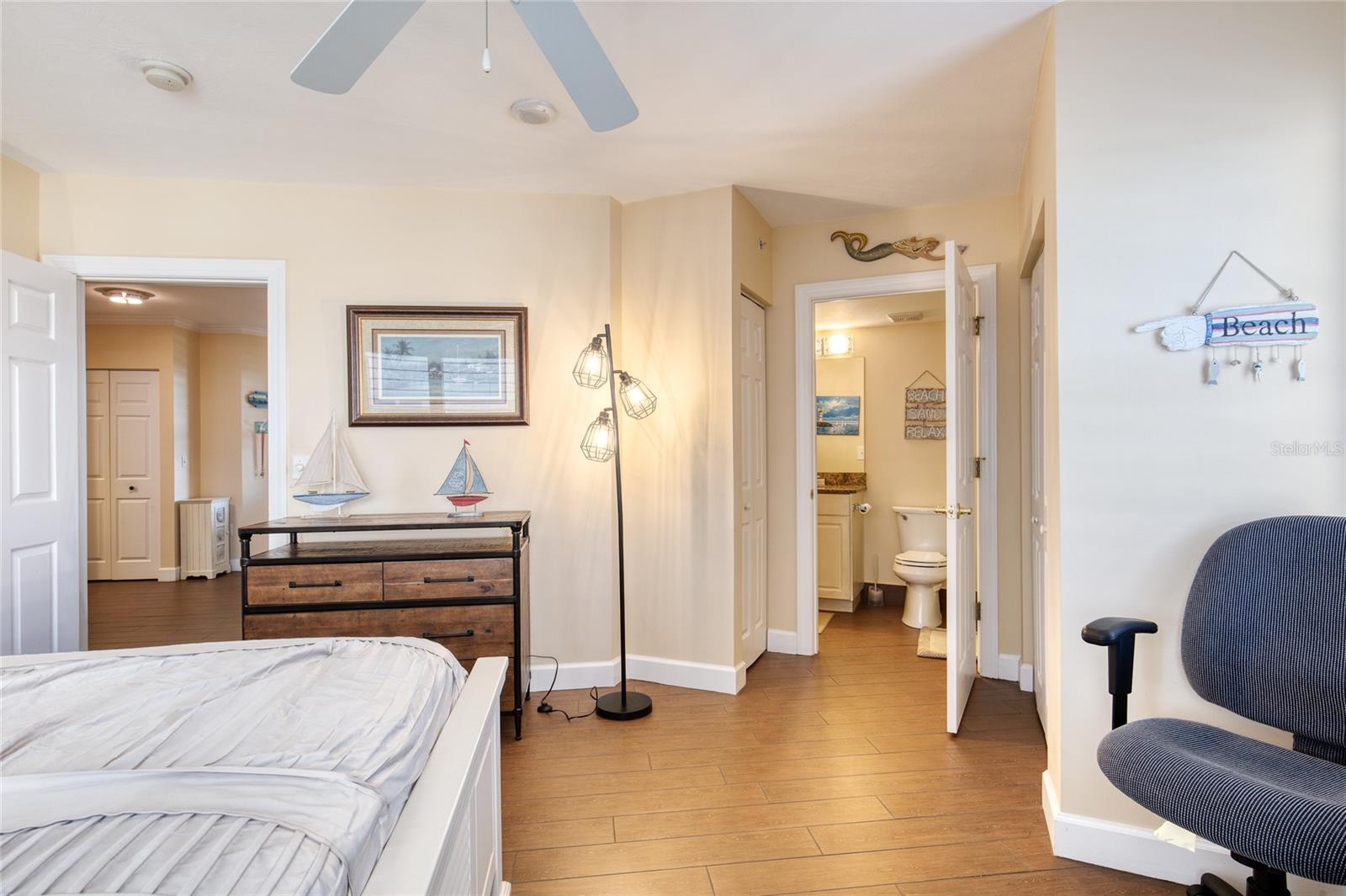 Image 10 of 62 For 3315 Atlantic Avenue 705