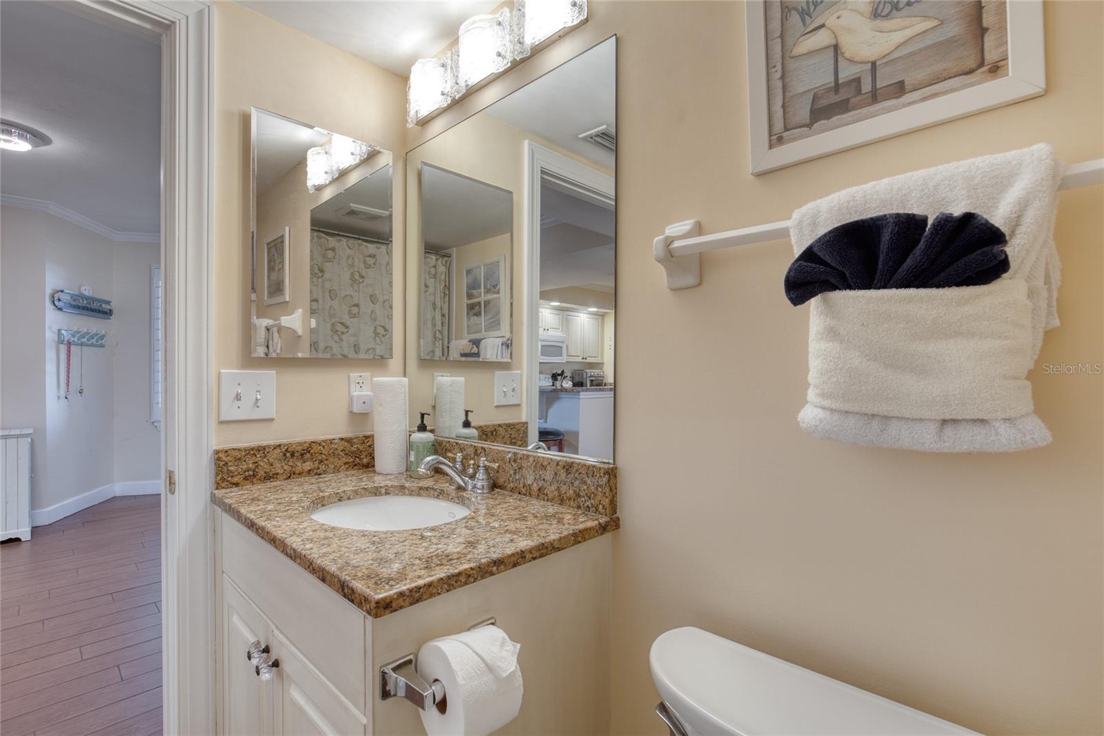 Image 16 of 62 For 3315 Atlantic Avenue 705