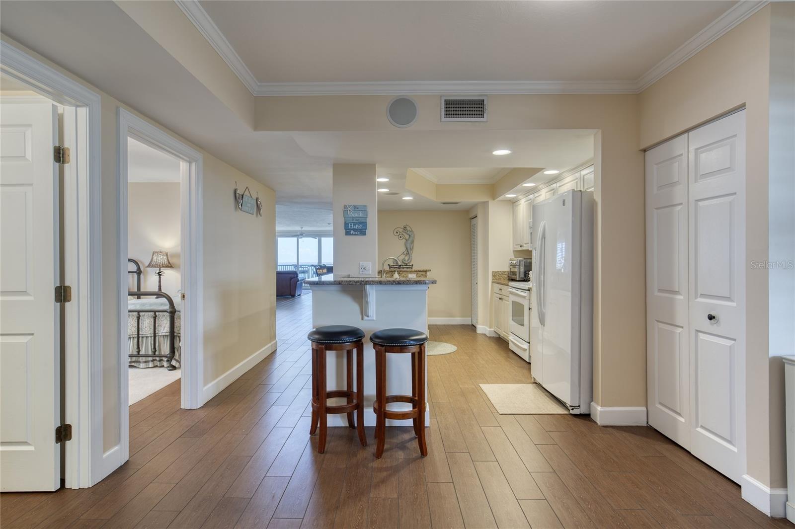 Image 19 of 62 For 3315 Atlantic Avenue 705