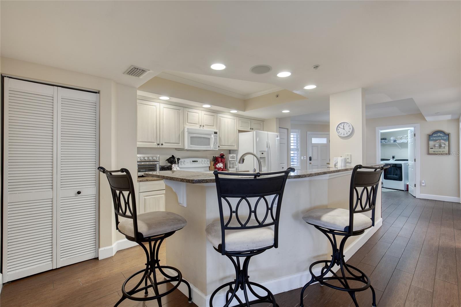 Image 24 of 62 For 3315 Atlantic Avenue 705