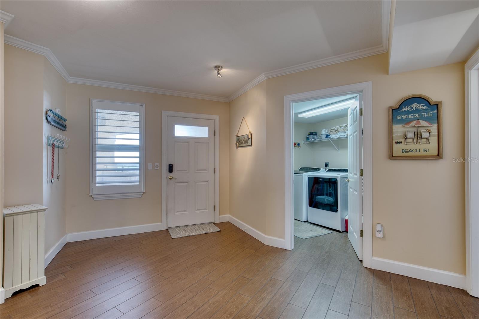 Image 6 of 62 For 3315 Atlantic Avenue 705