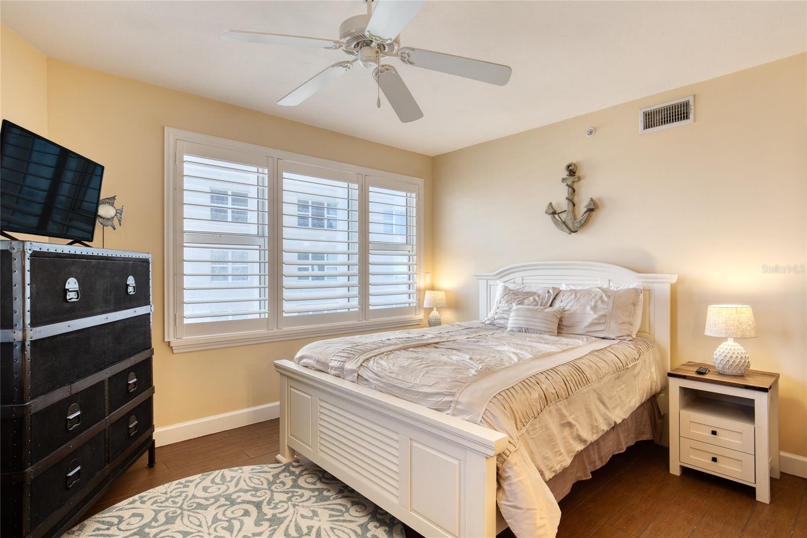 Image 9 of 62 For 3315 Atlantic Avenue 705