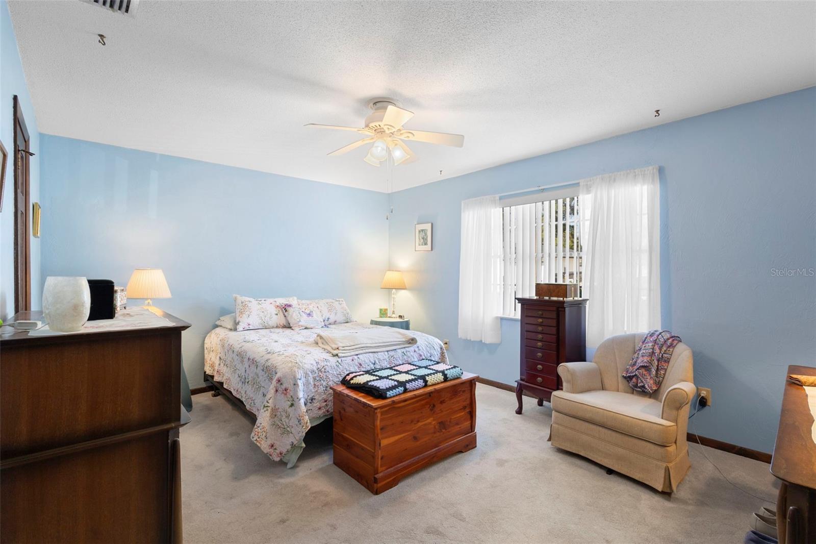 Image 10 of 26 For 146 Barrington Avenue