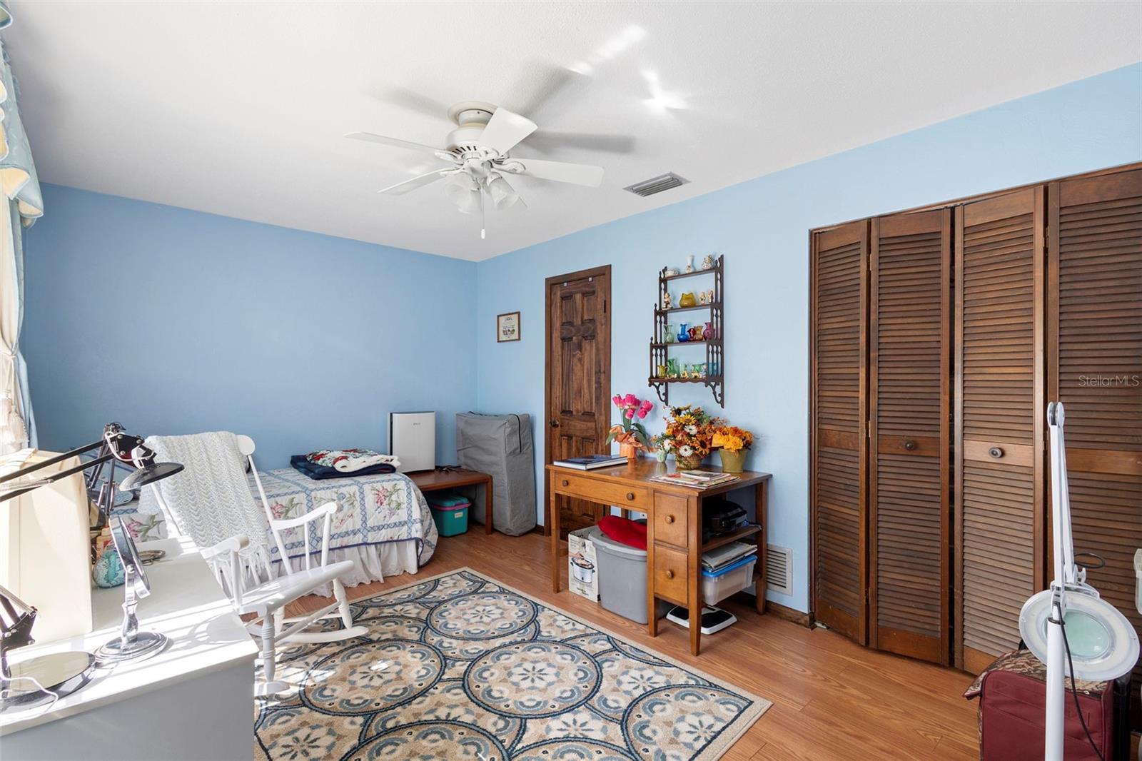 Image 14 of 26 For 146 Barrington Avenue