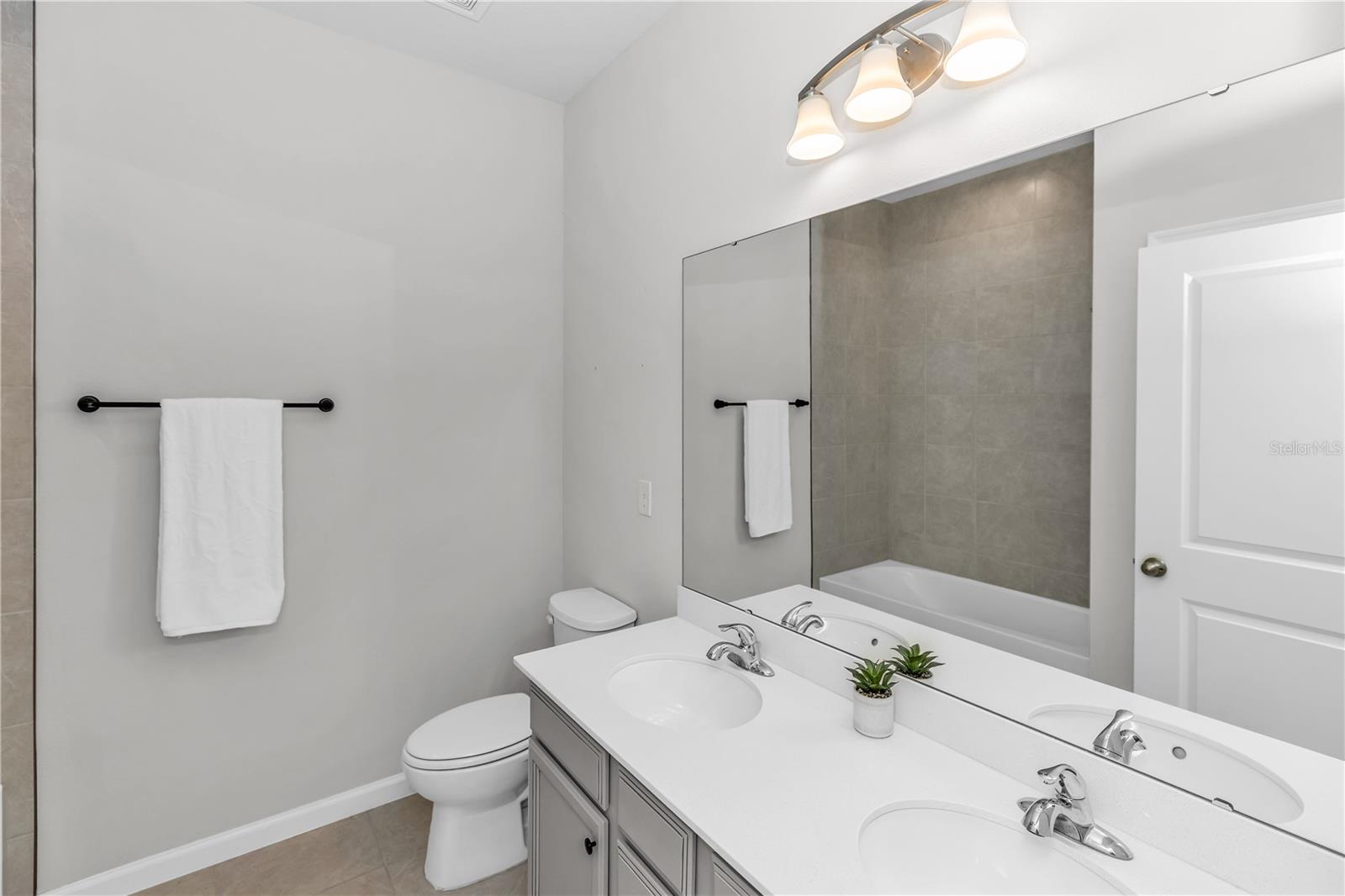 Image 22 of 40 For 1090 Chelan Falls Drive