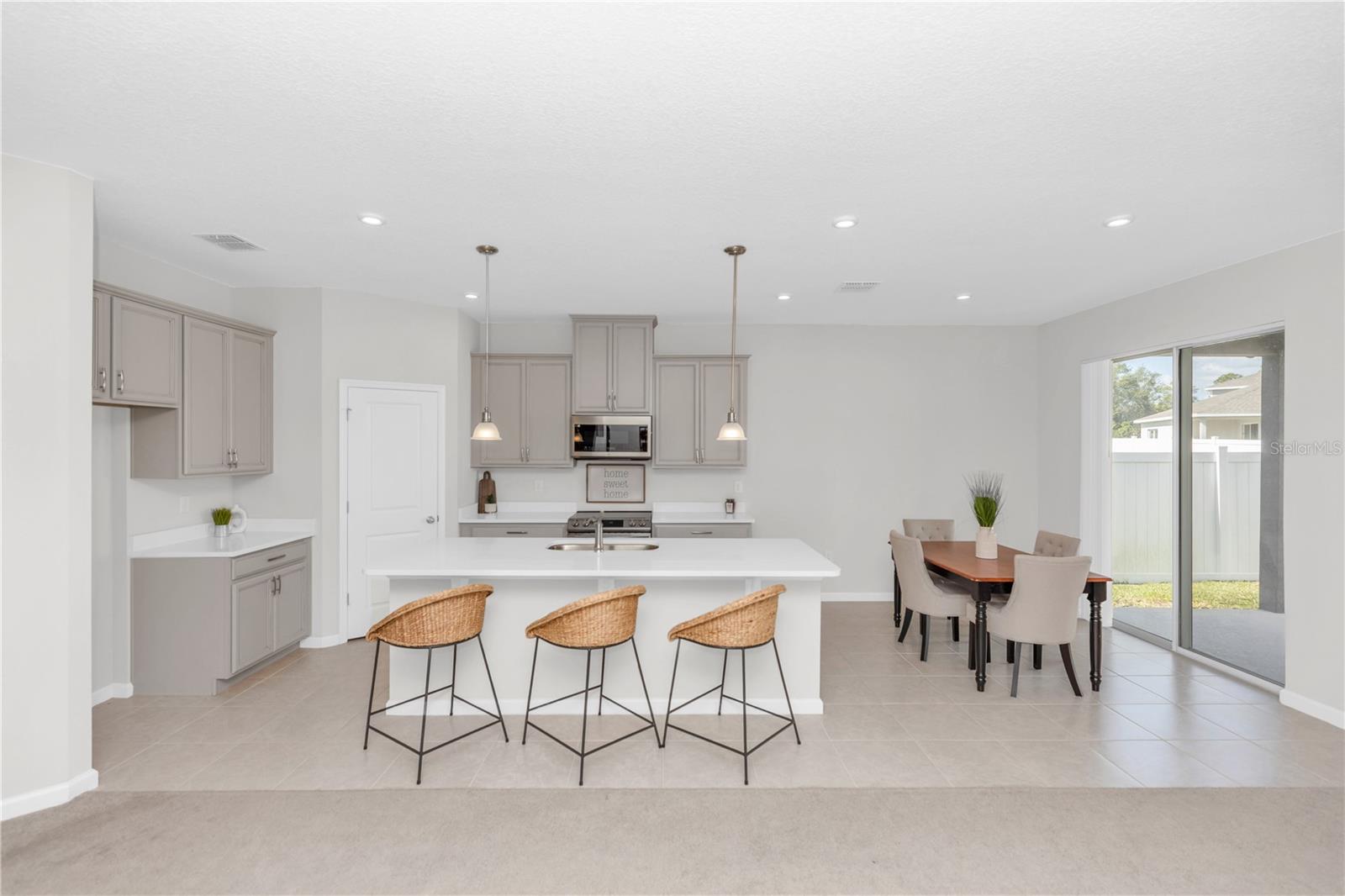 Image 5 of 40 For 1090 Chelan Falls Drive