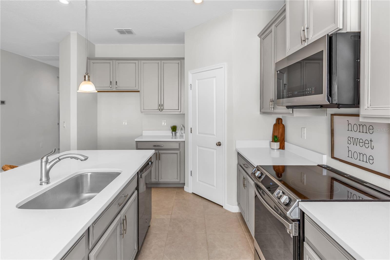 Image 6 of 40 For 1090 Chelan Falls Drive