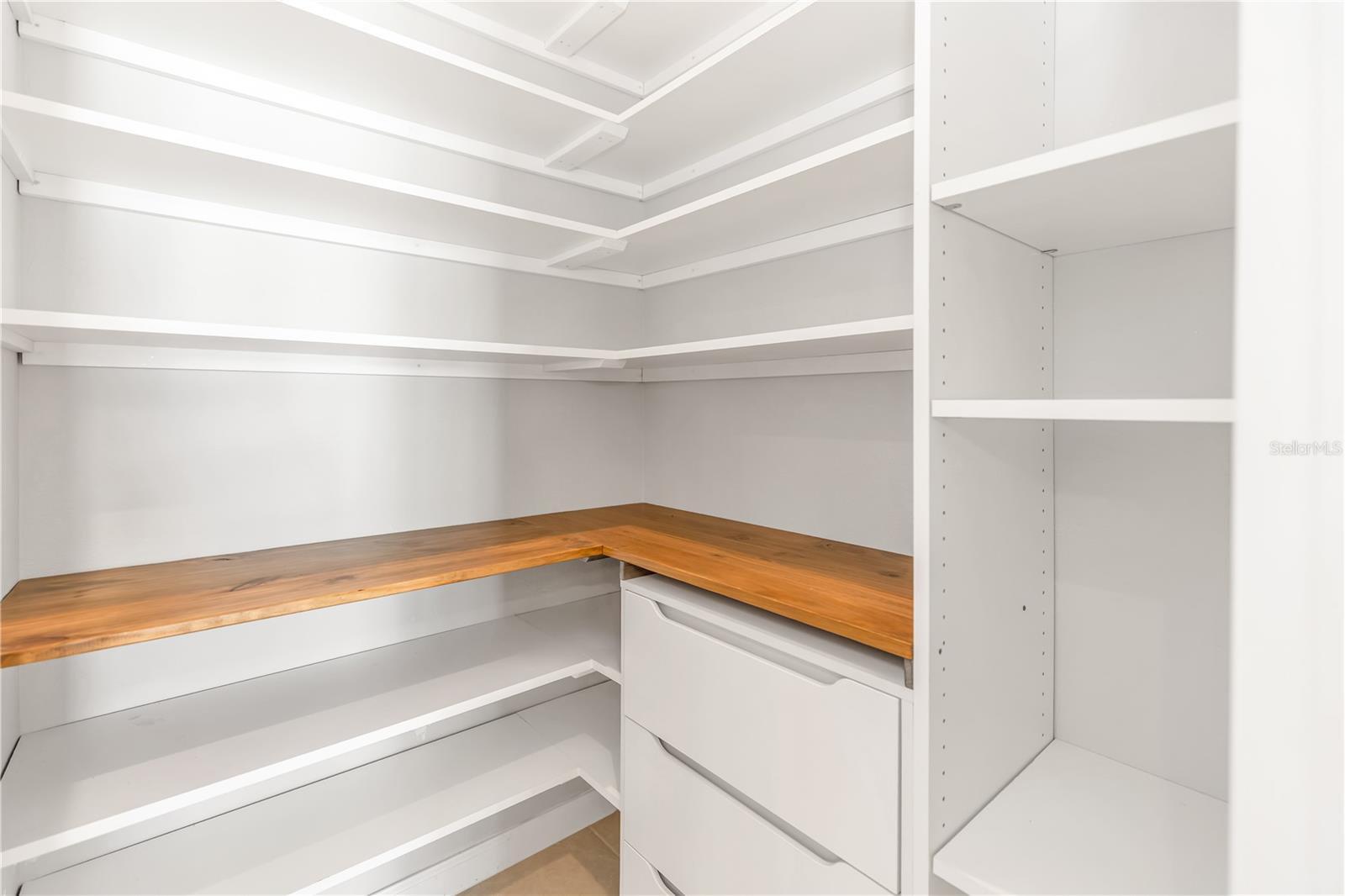 Image 8 of 40 For 1090 Chelan Falls Drive