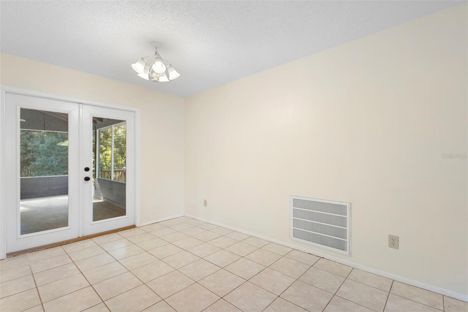 Image 25 of 52 For 706 Wisconsin Avenue