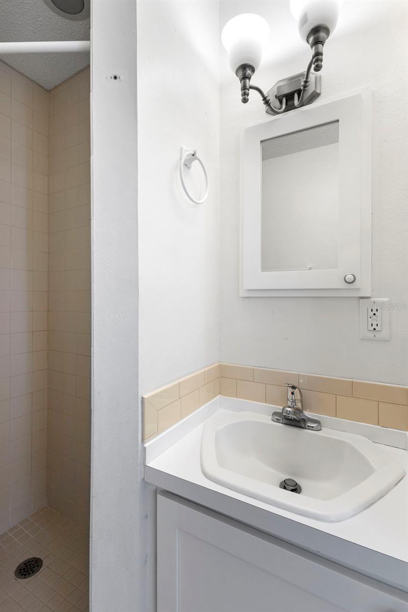 Image 43 of 52 For 706 Wisconsin Avenue