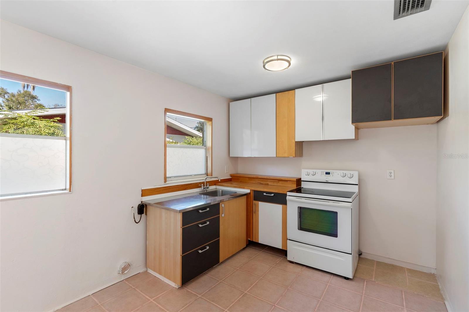 Image 19 of 50 For 1520 Beresford Avenue