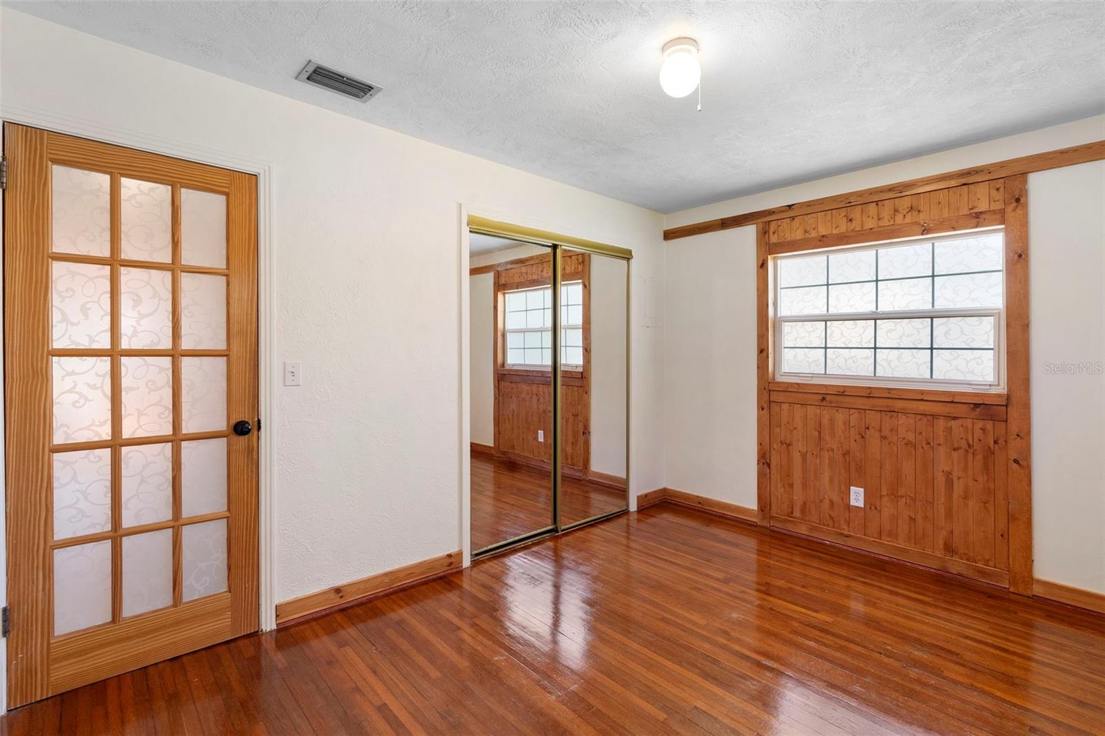 Image 21 of 50 For 1520 Beresford Avenue