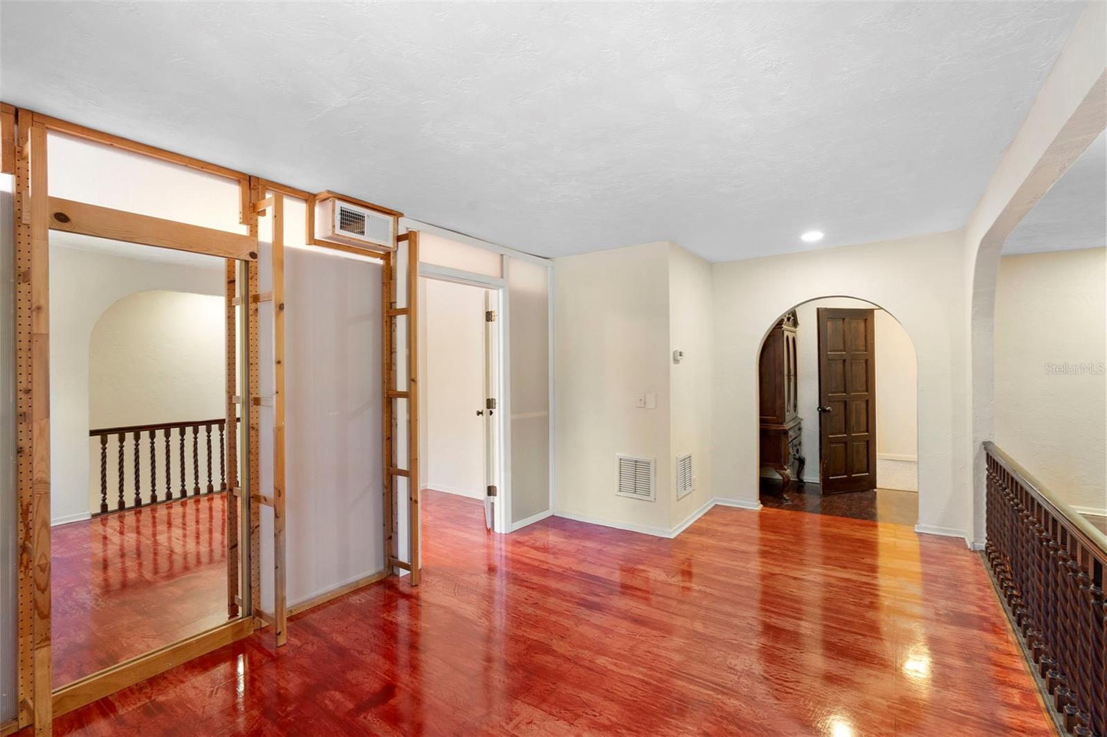 Image 25 of 50 For 1520 Beresford Avenue