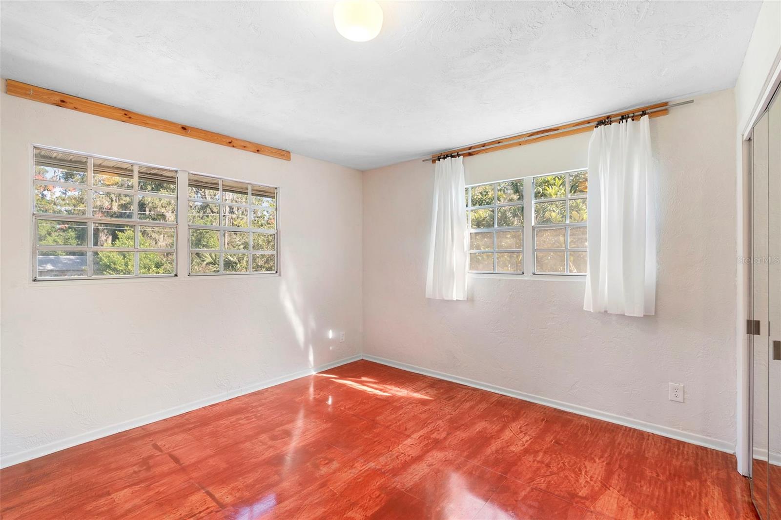 Image 36 of 50 For 1520 Beresford Avenue