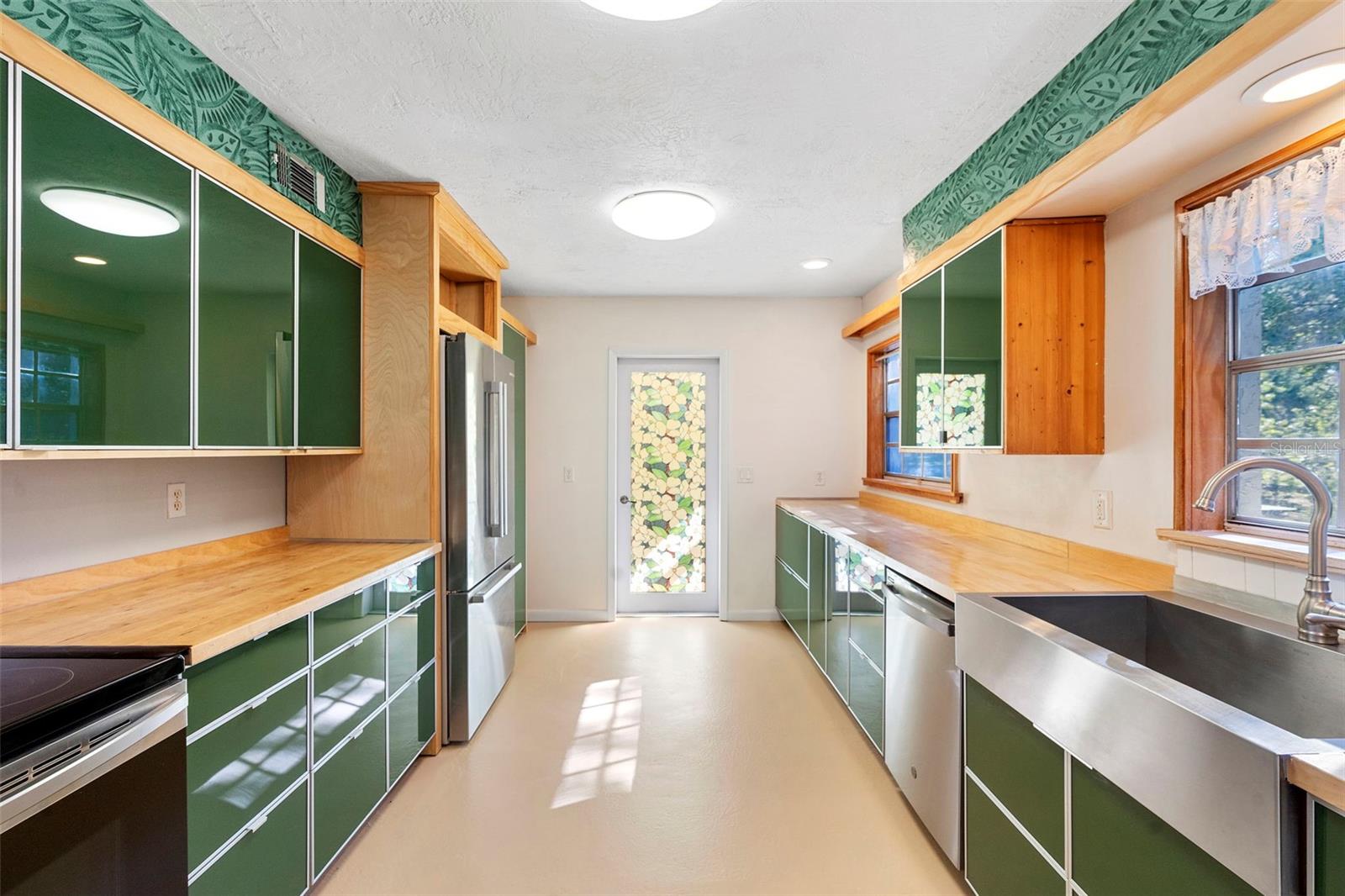 Image 7 of 50 For 1520 Beresford Avenue