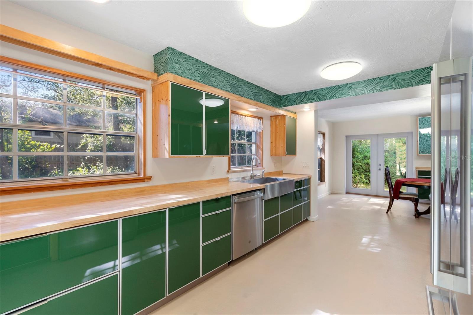 Image 9 of 50 For 1520 Beresford Avenue