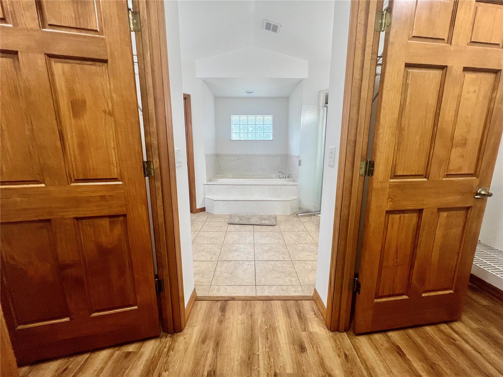 Image 13 of 25 For 1156 Carpenter Avenue