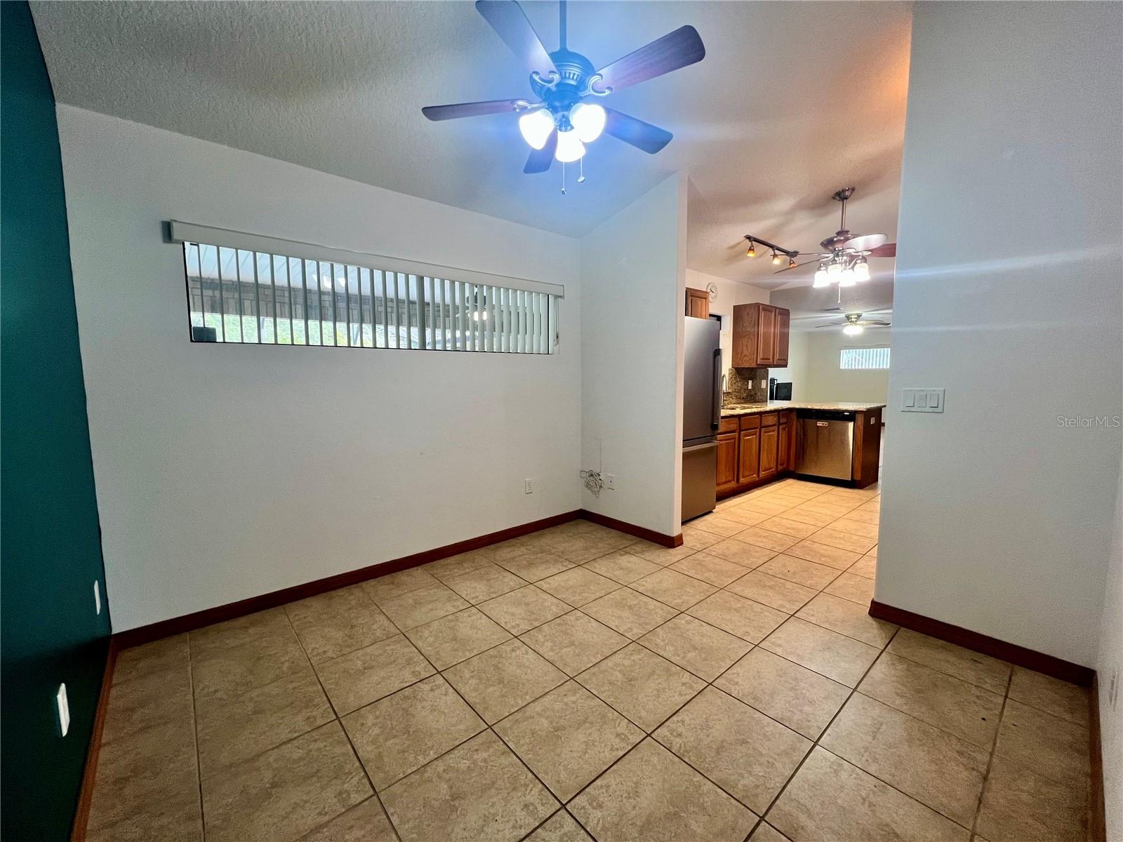 Image 9 of 25 For 1156 Carpenter Avenue