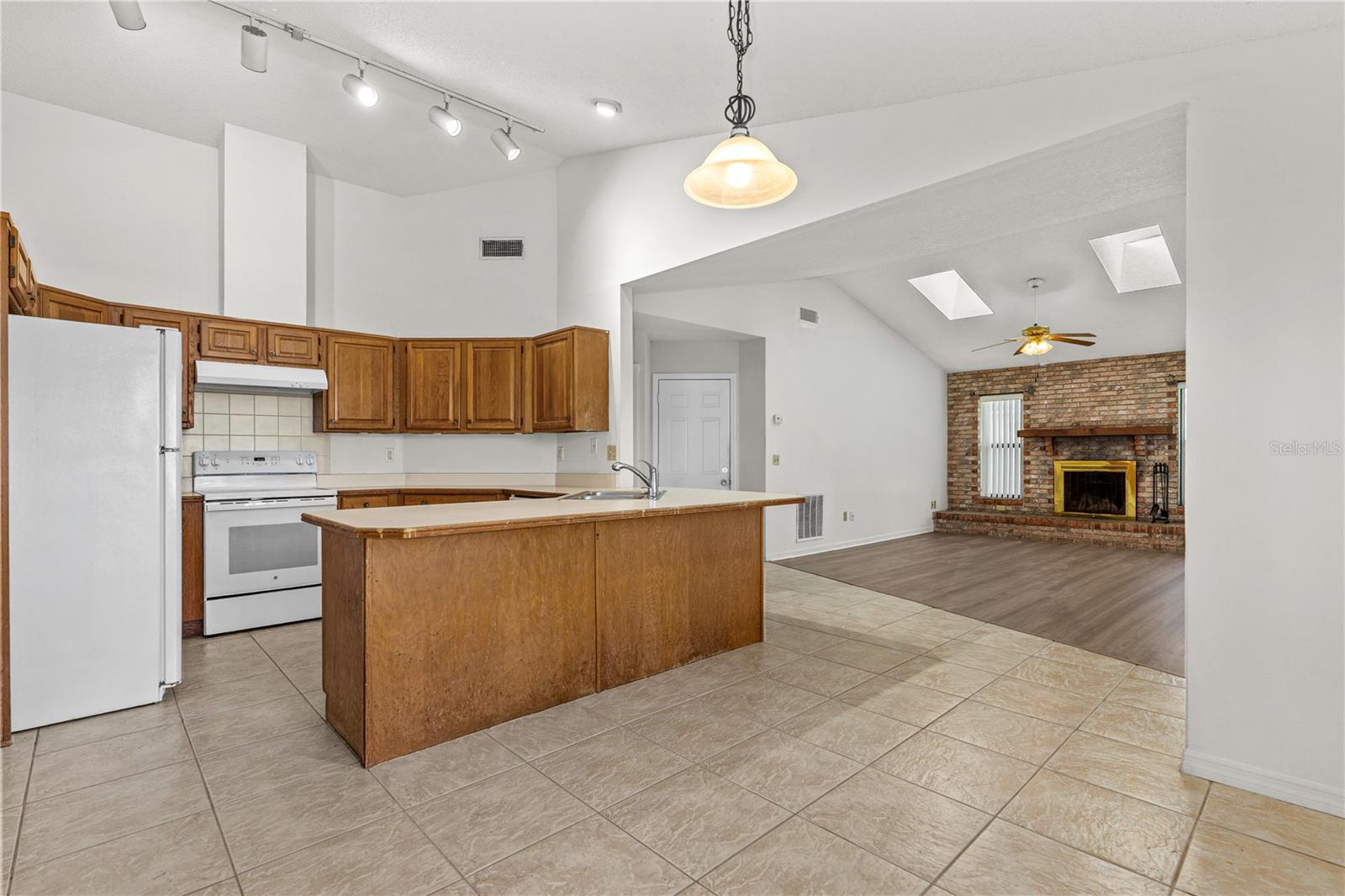 Image 16 of 30 For 808 George Hecker Drive