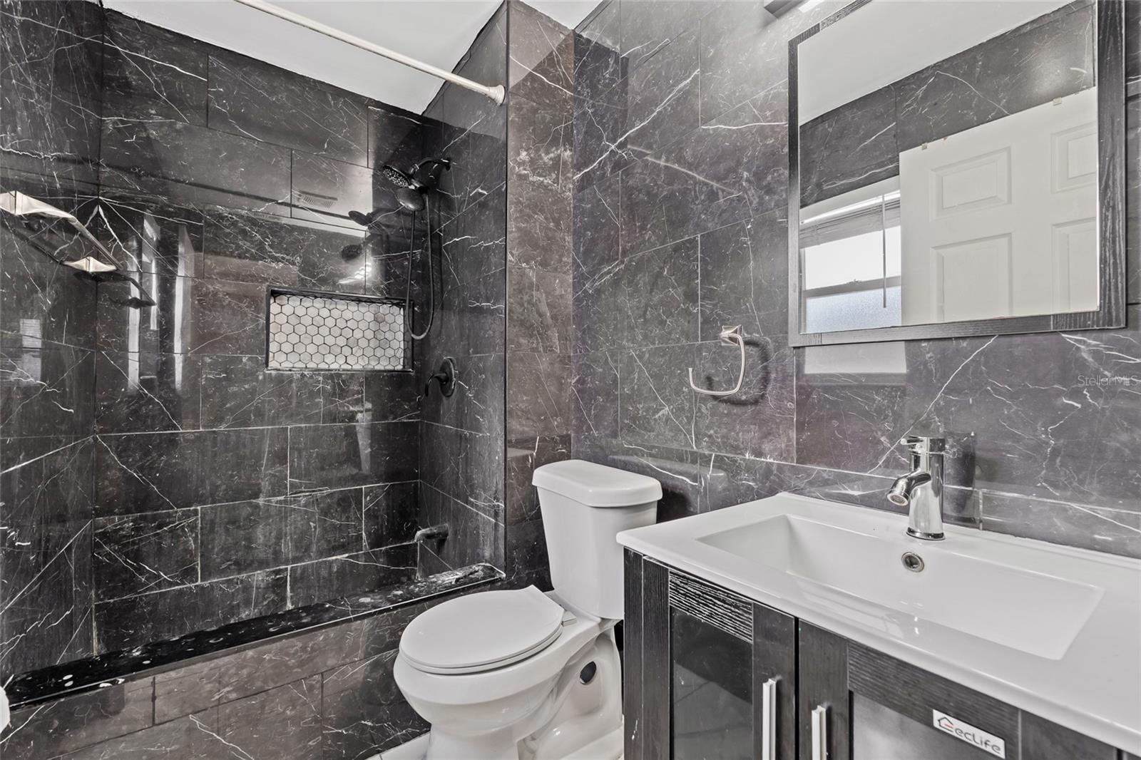 Image 11 of 23 For 312 May Street