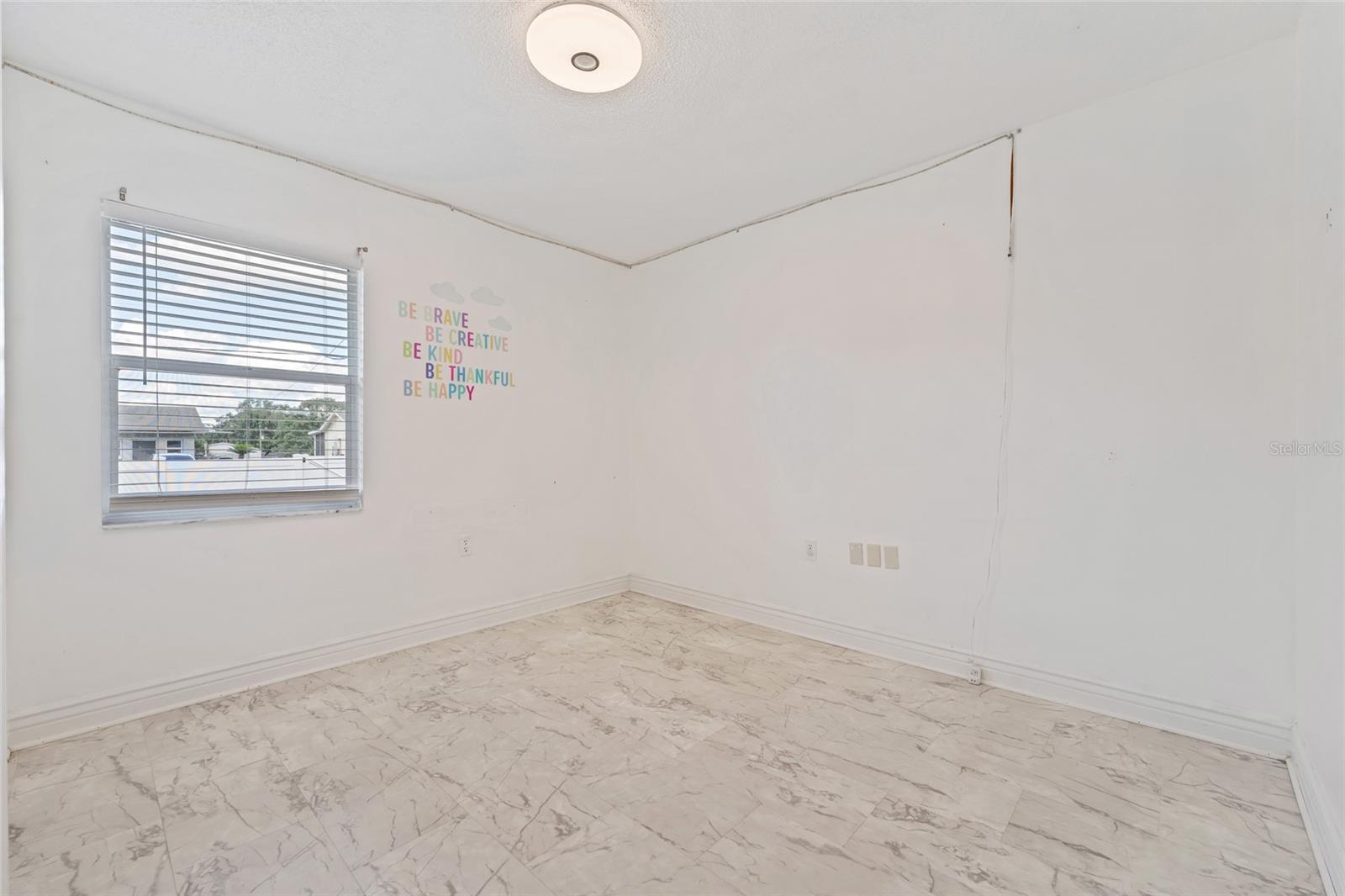 Image 12 of 23 For 312 May Street