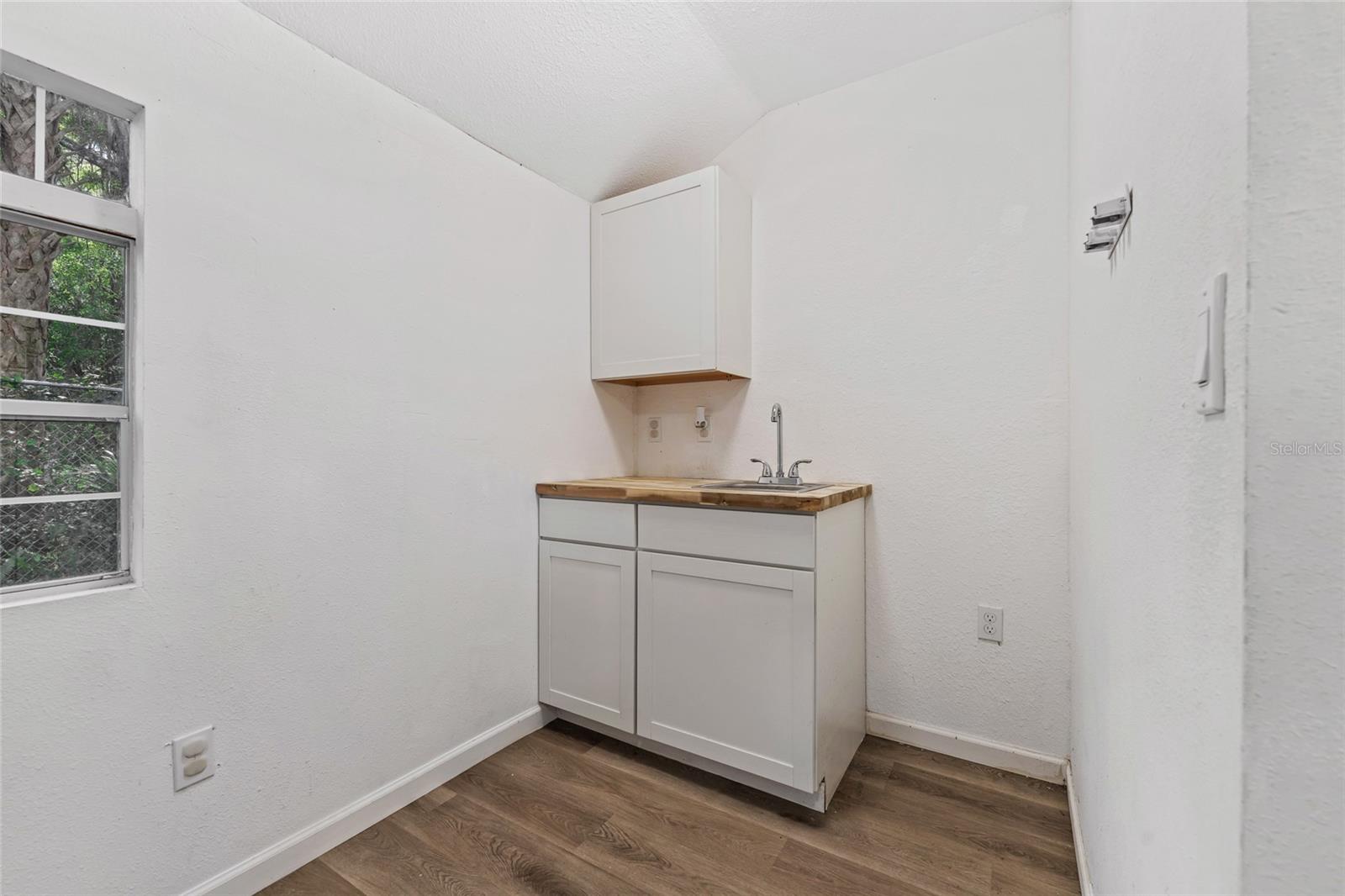 Image 23 of 23 For 312 May Street