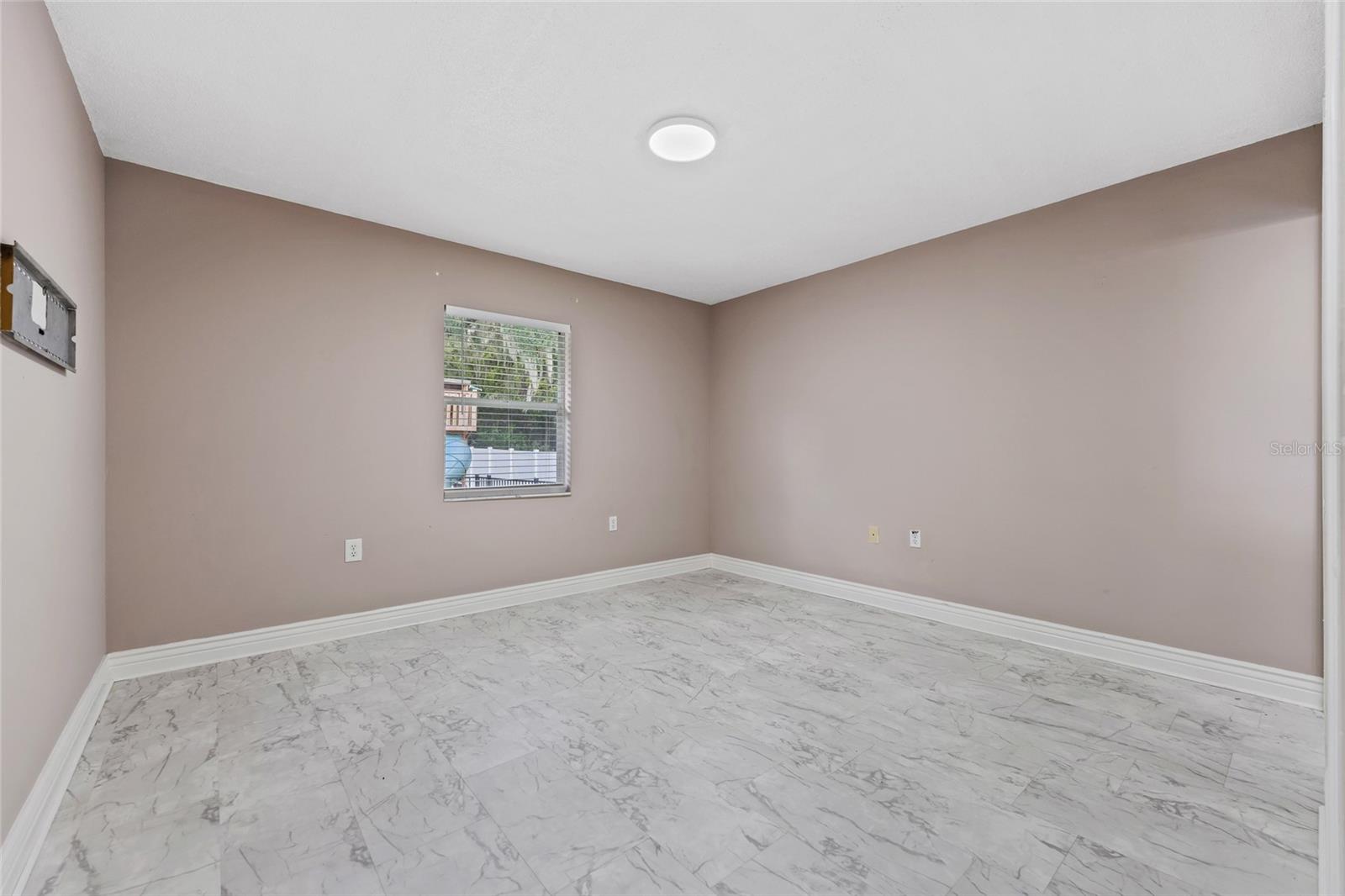 Image 9 of 23 For 312 May Street